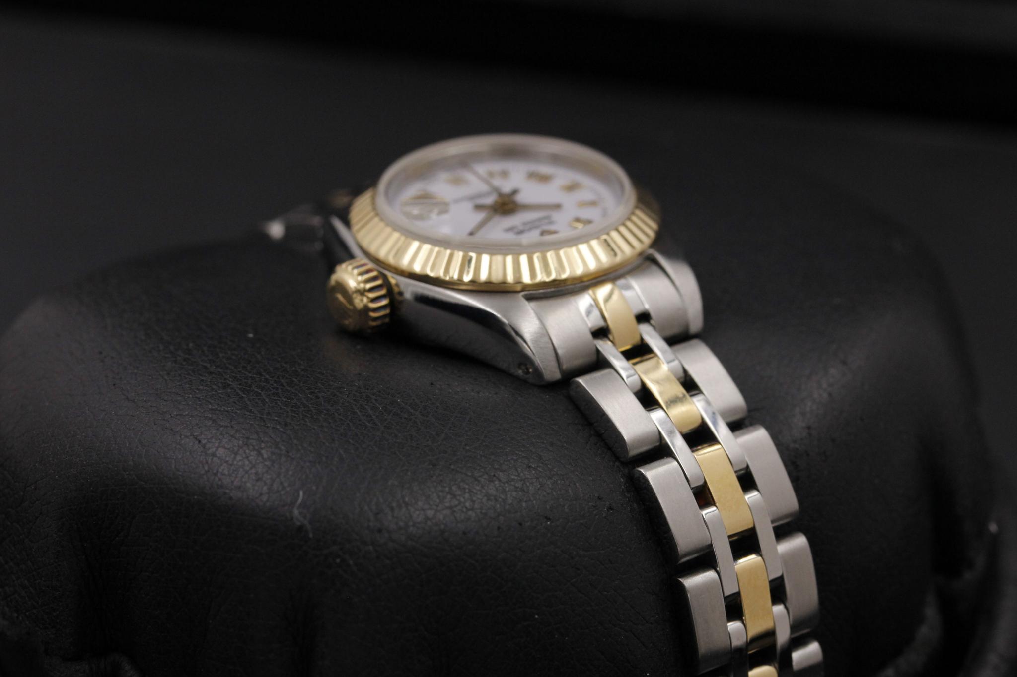 Watch Image 4