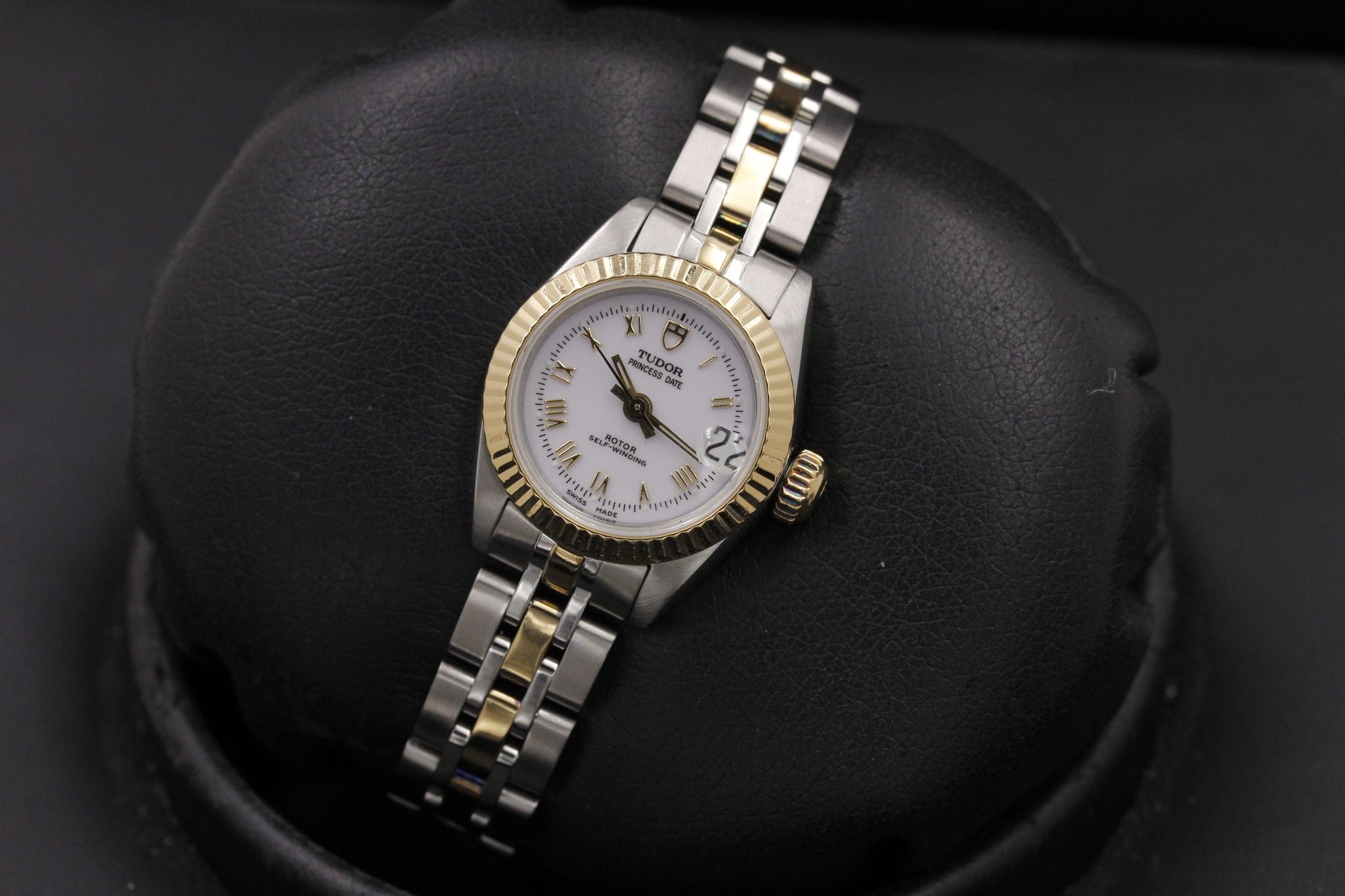 Watch Image 10