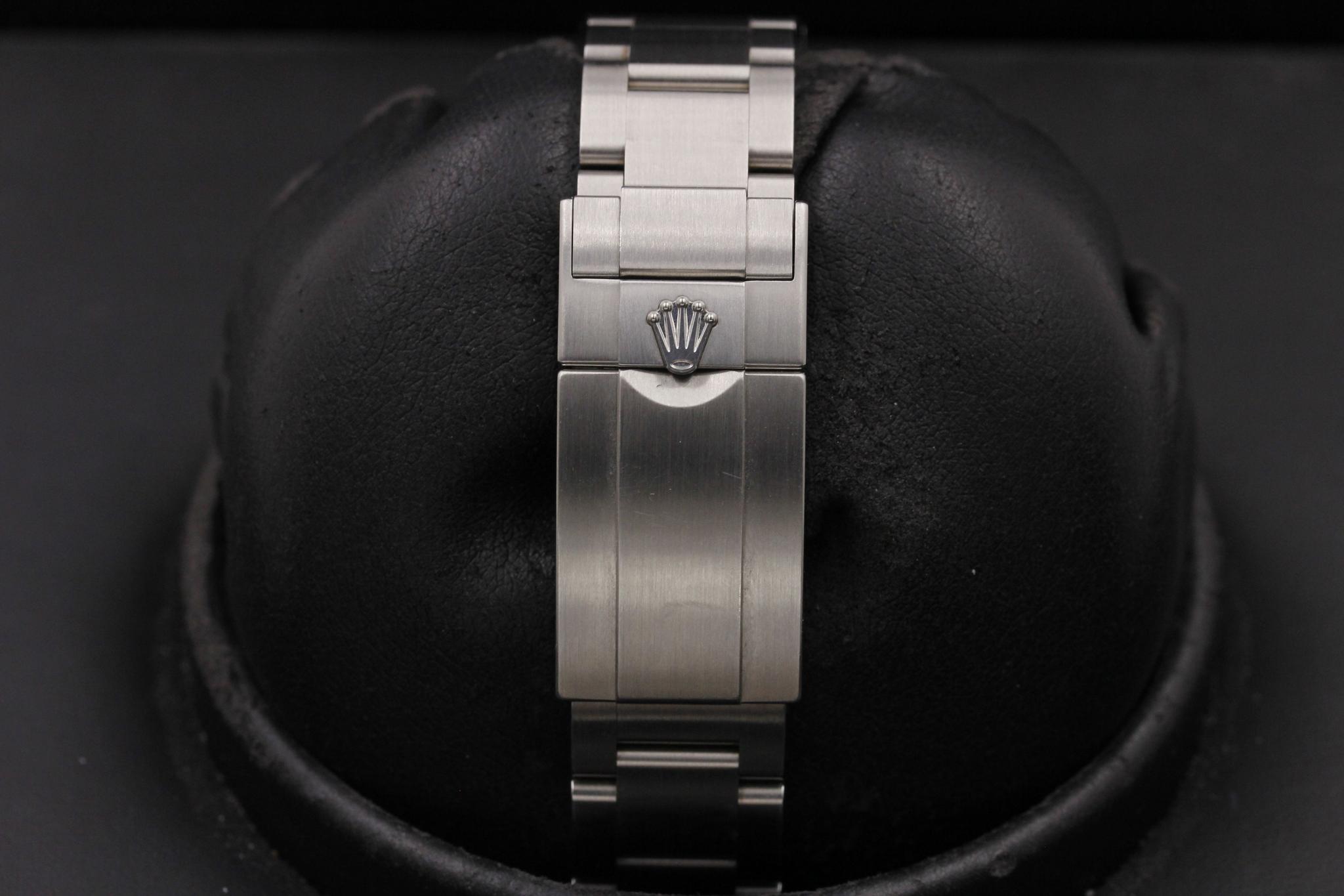 Watch Image 7