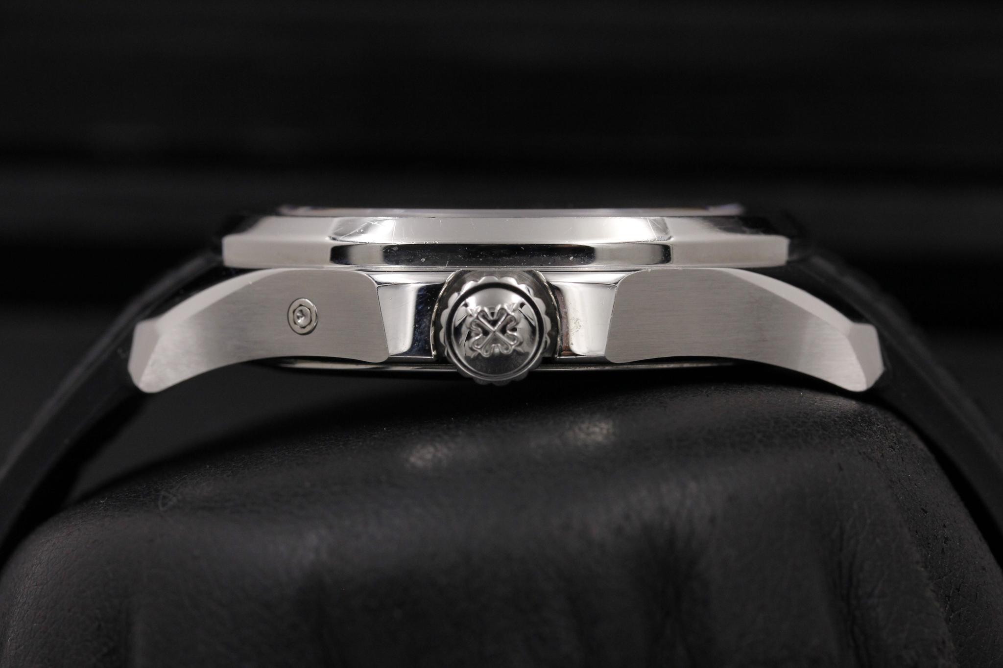 Watch Image 3