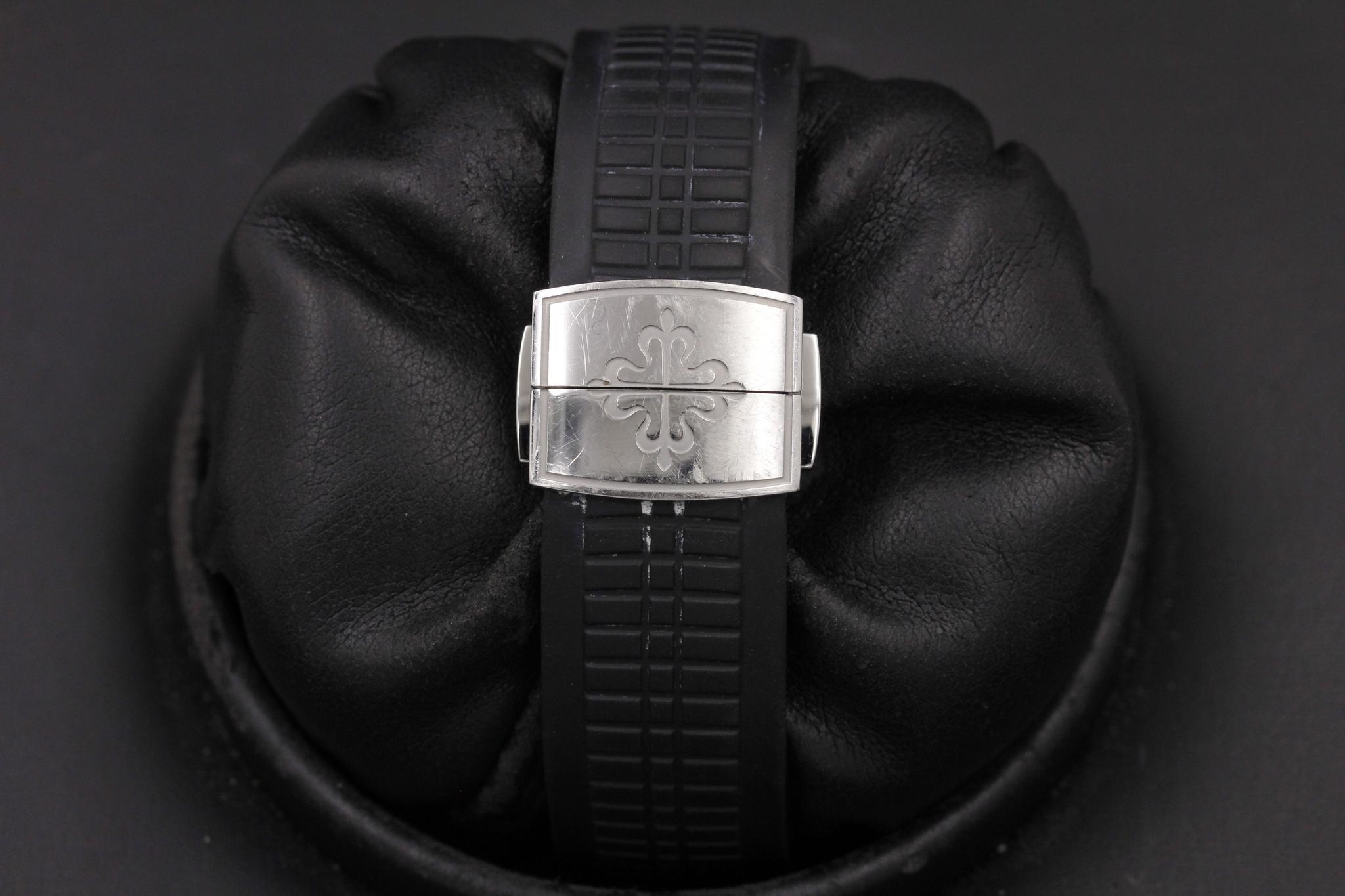 Watch Image 8