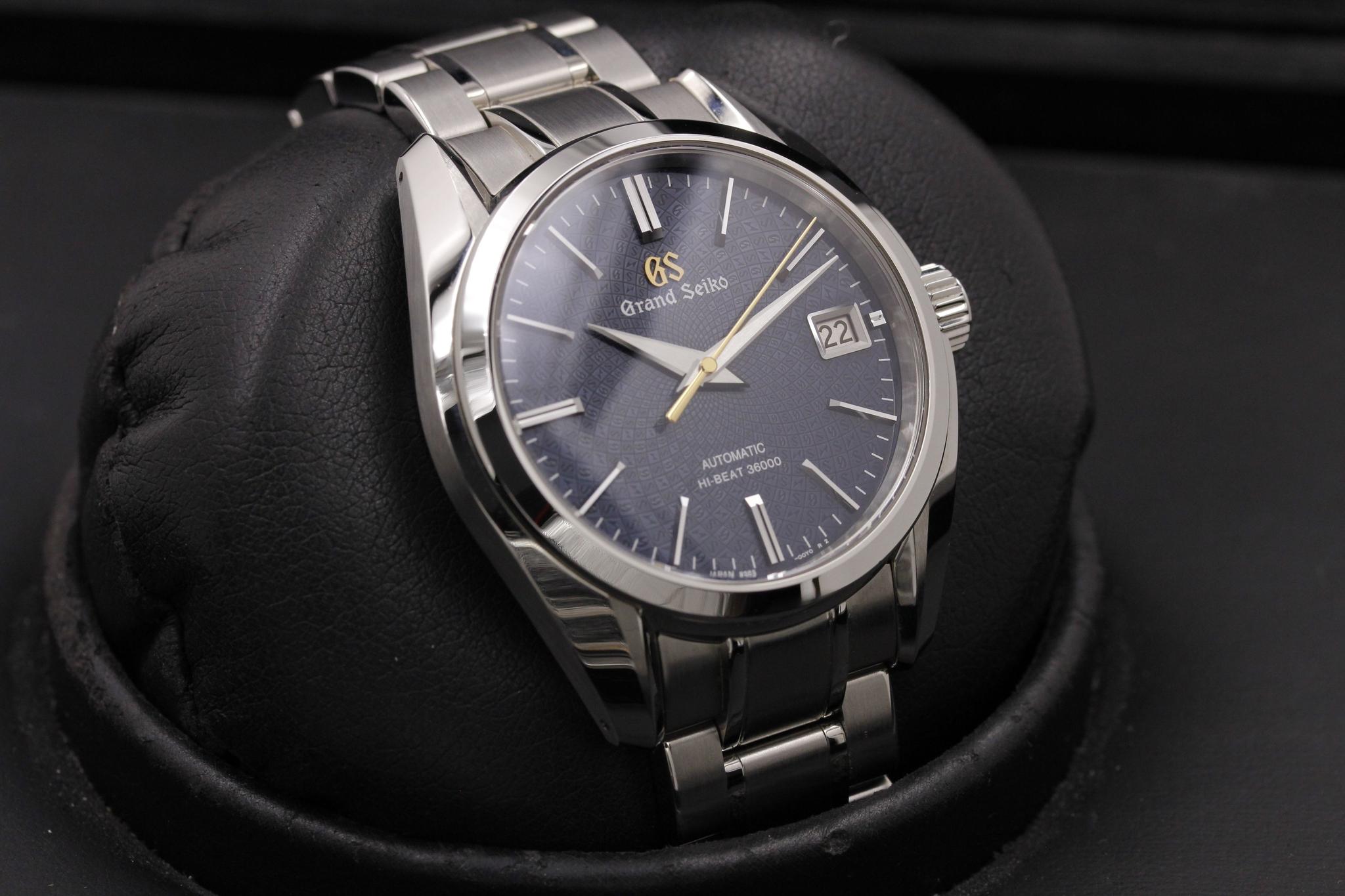 Watch Image 9