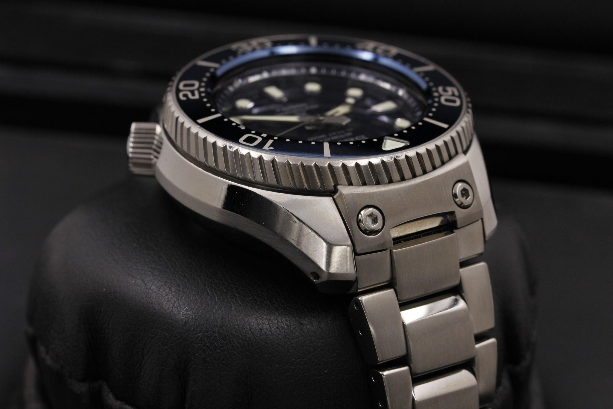 Watch Image 4