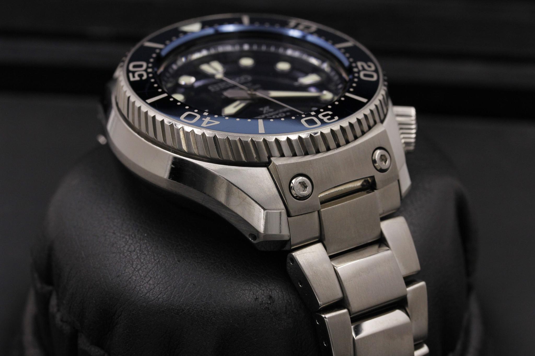 Watch Image 6