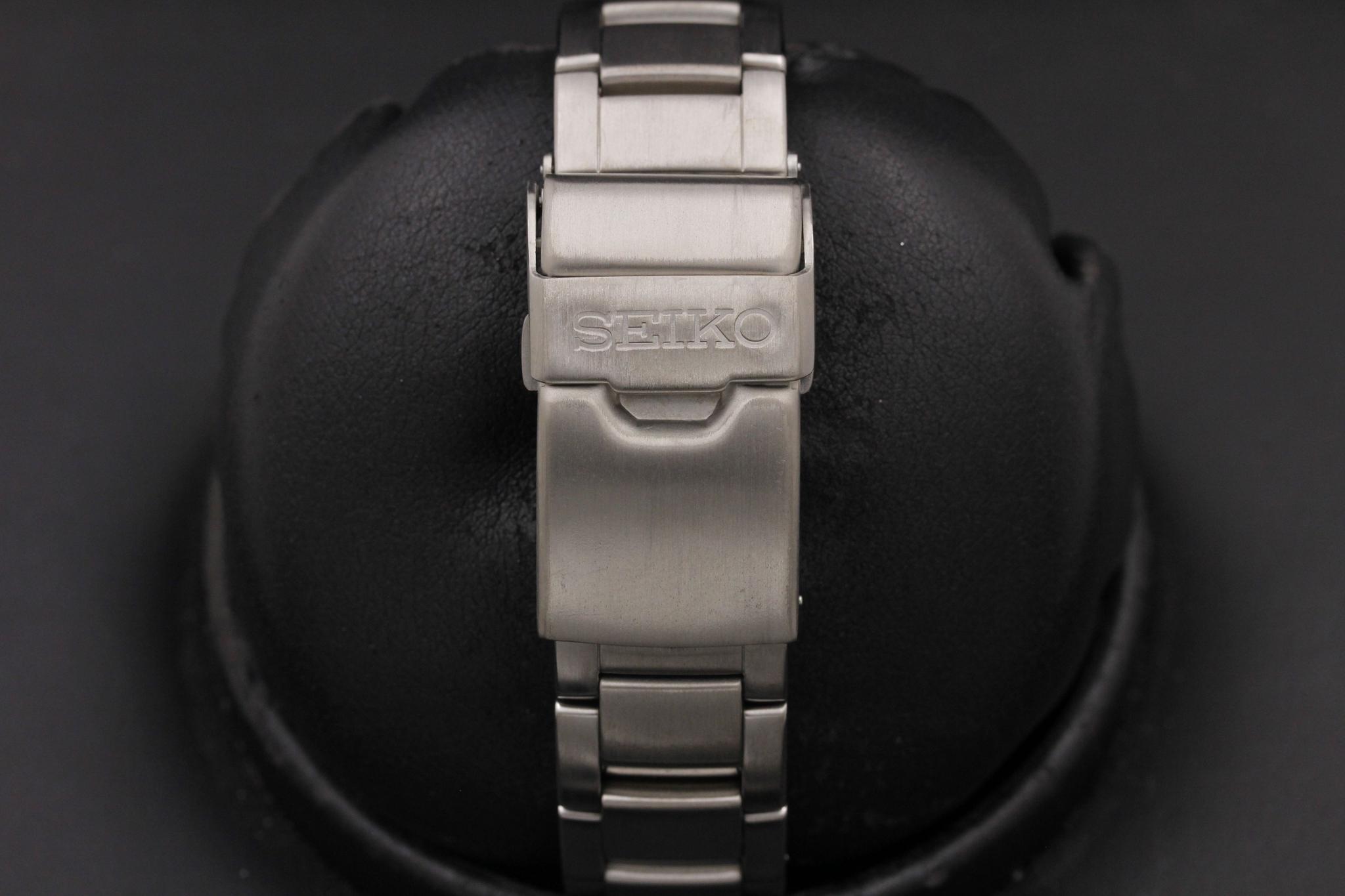 Watch Image 8