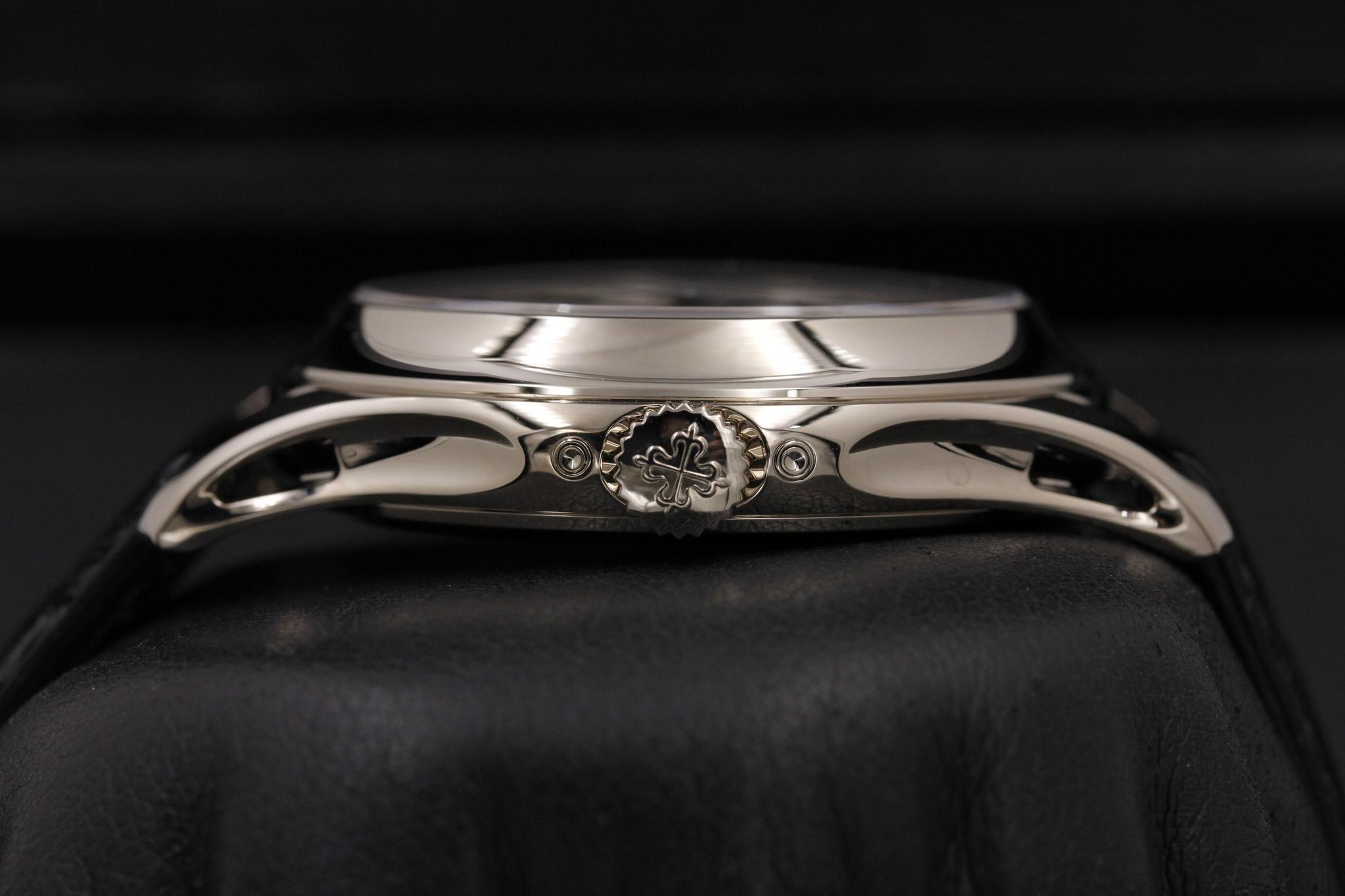 Watch Image 3