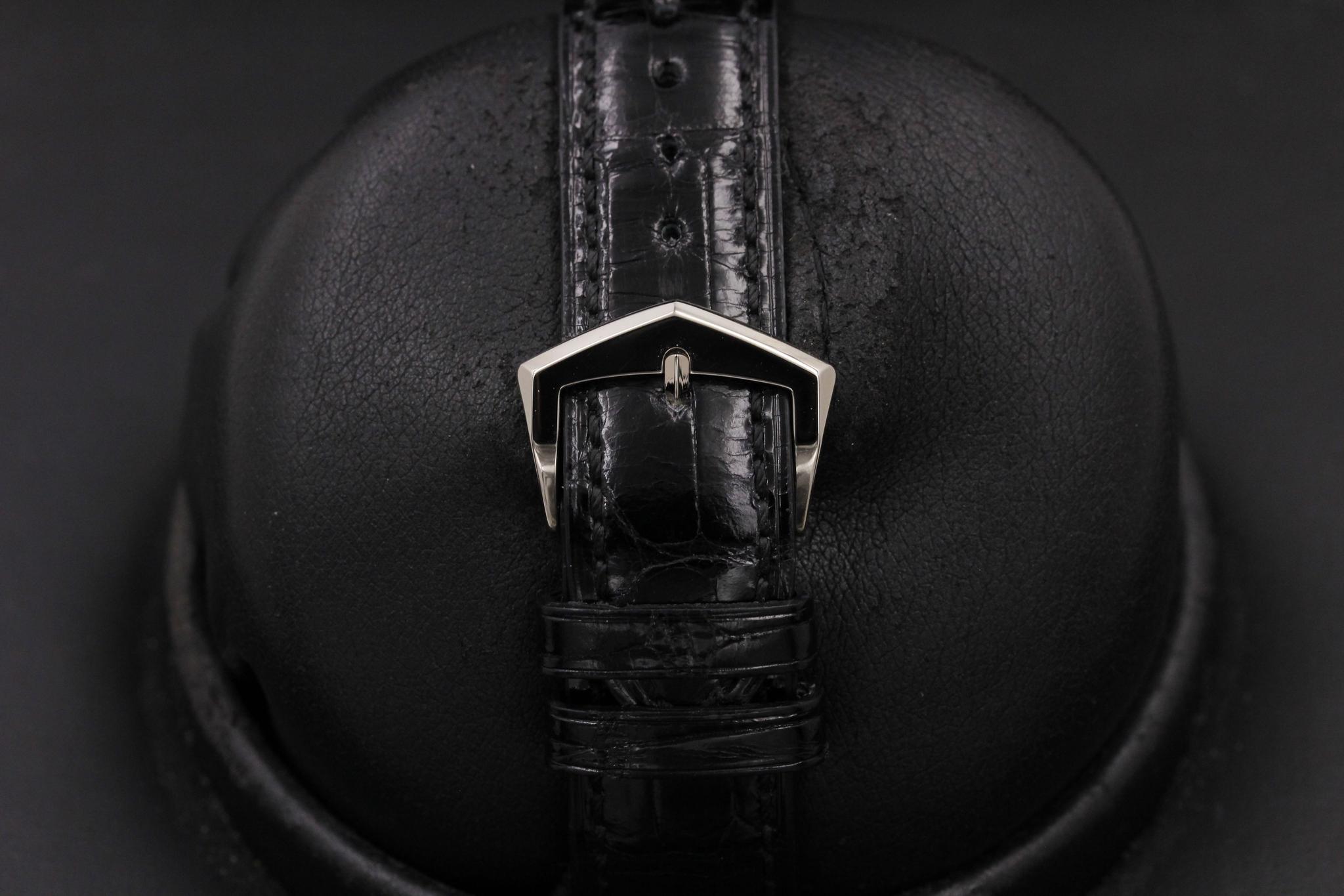 Watch Image 7
