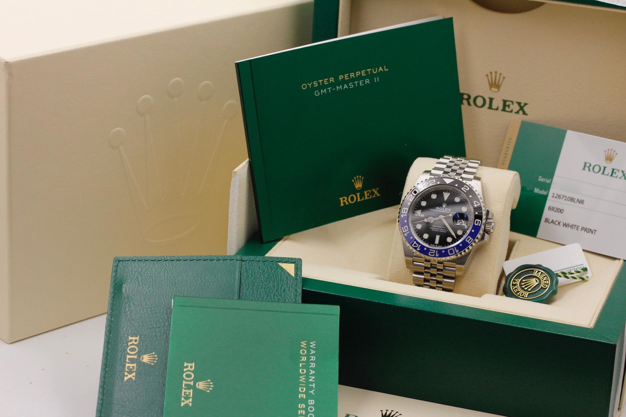 Watch Image 11