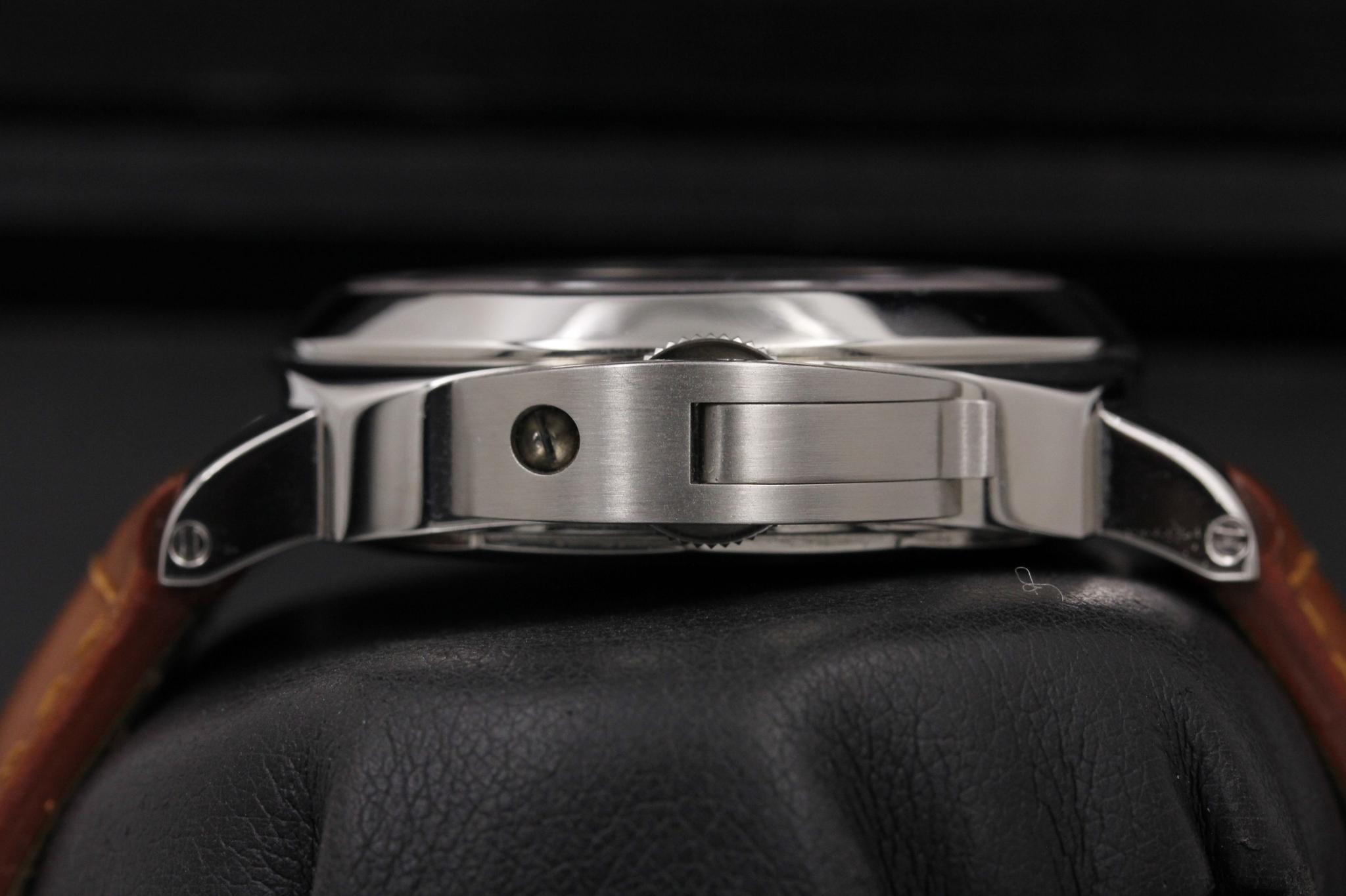 Watch Image 3