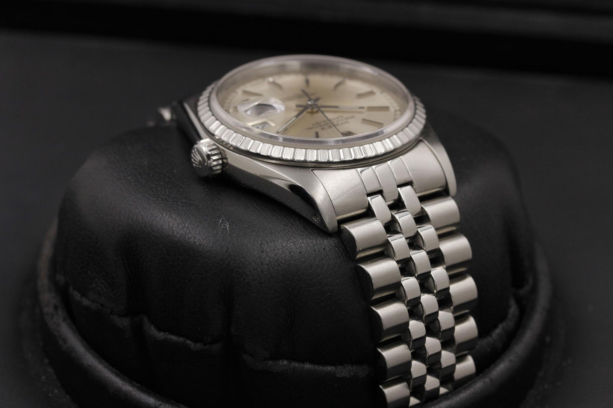 Watch Image 4
