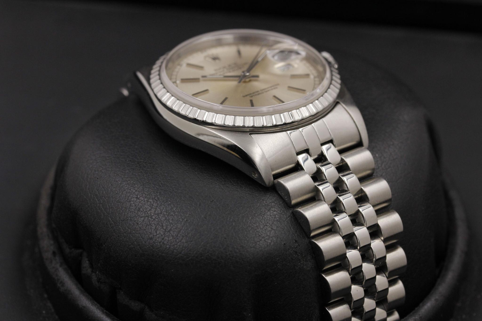 Watch Image 6