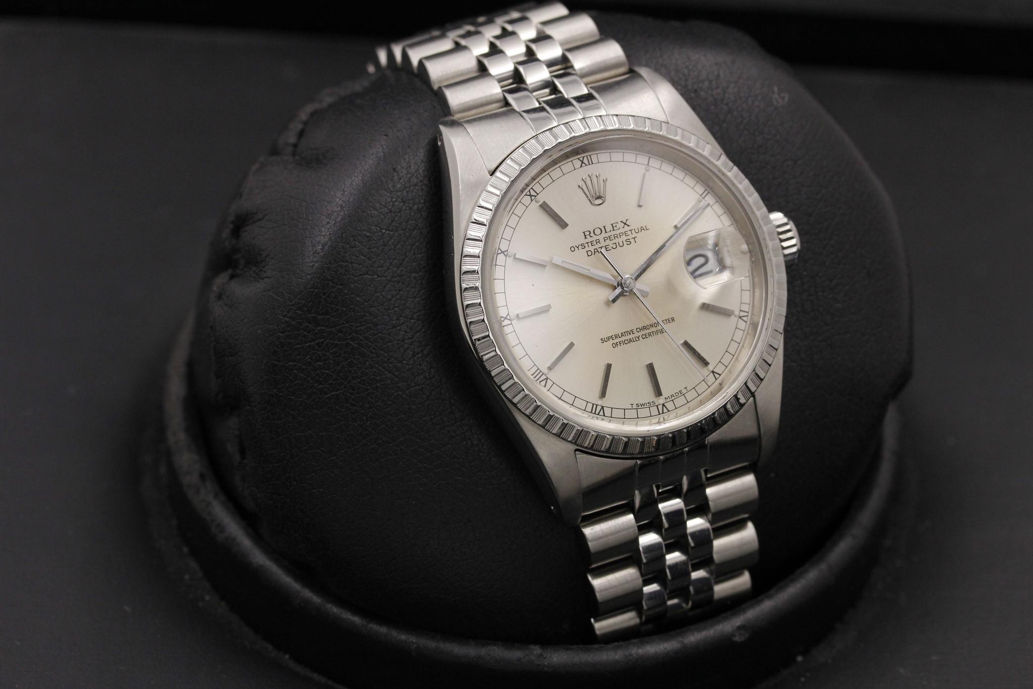 Watch Image 12