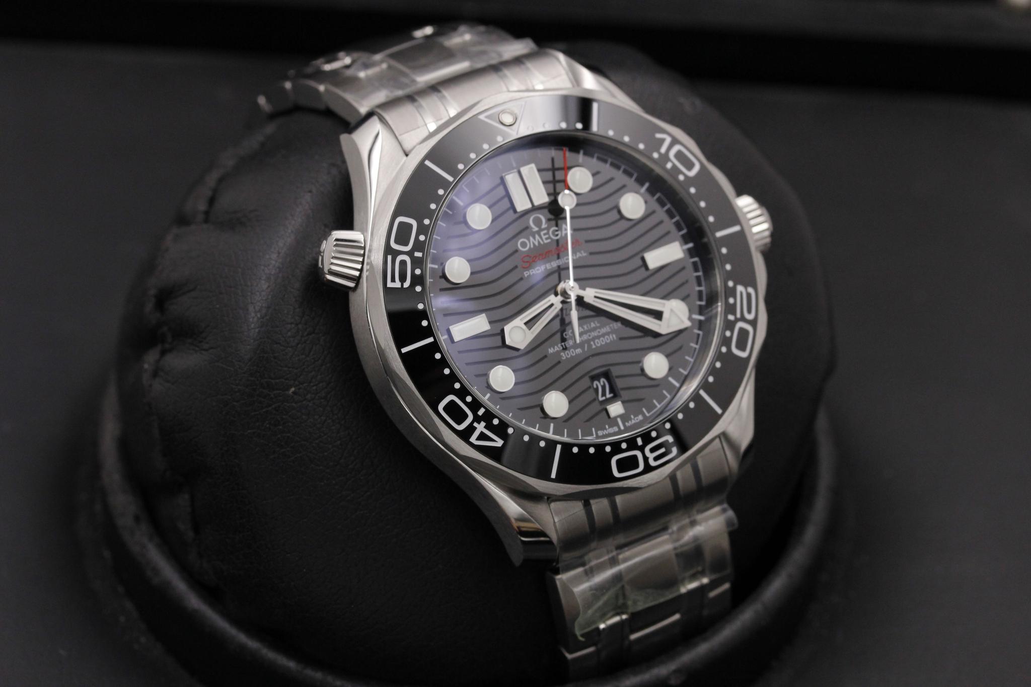 Watch Image 10