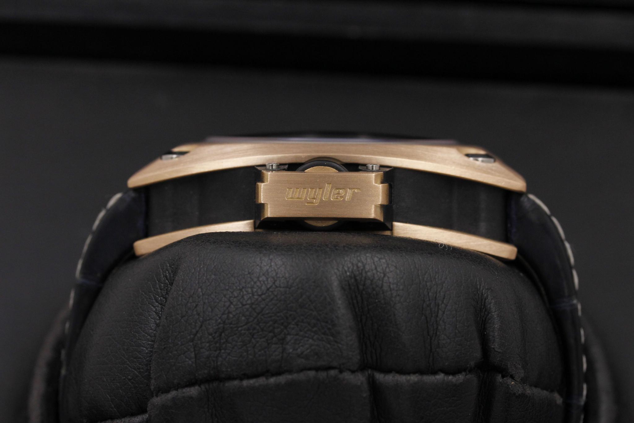 Watch Image 3