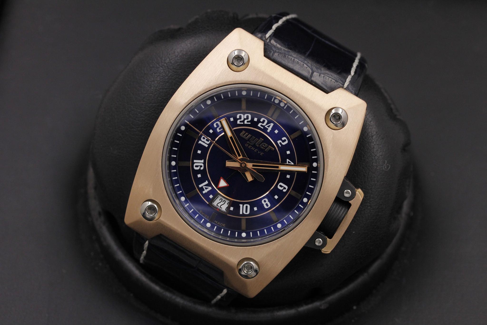 Watch Image 9