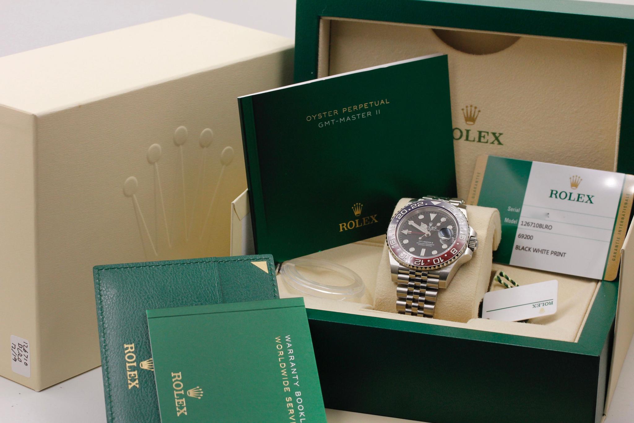 Watch Image 11
