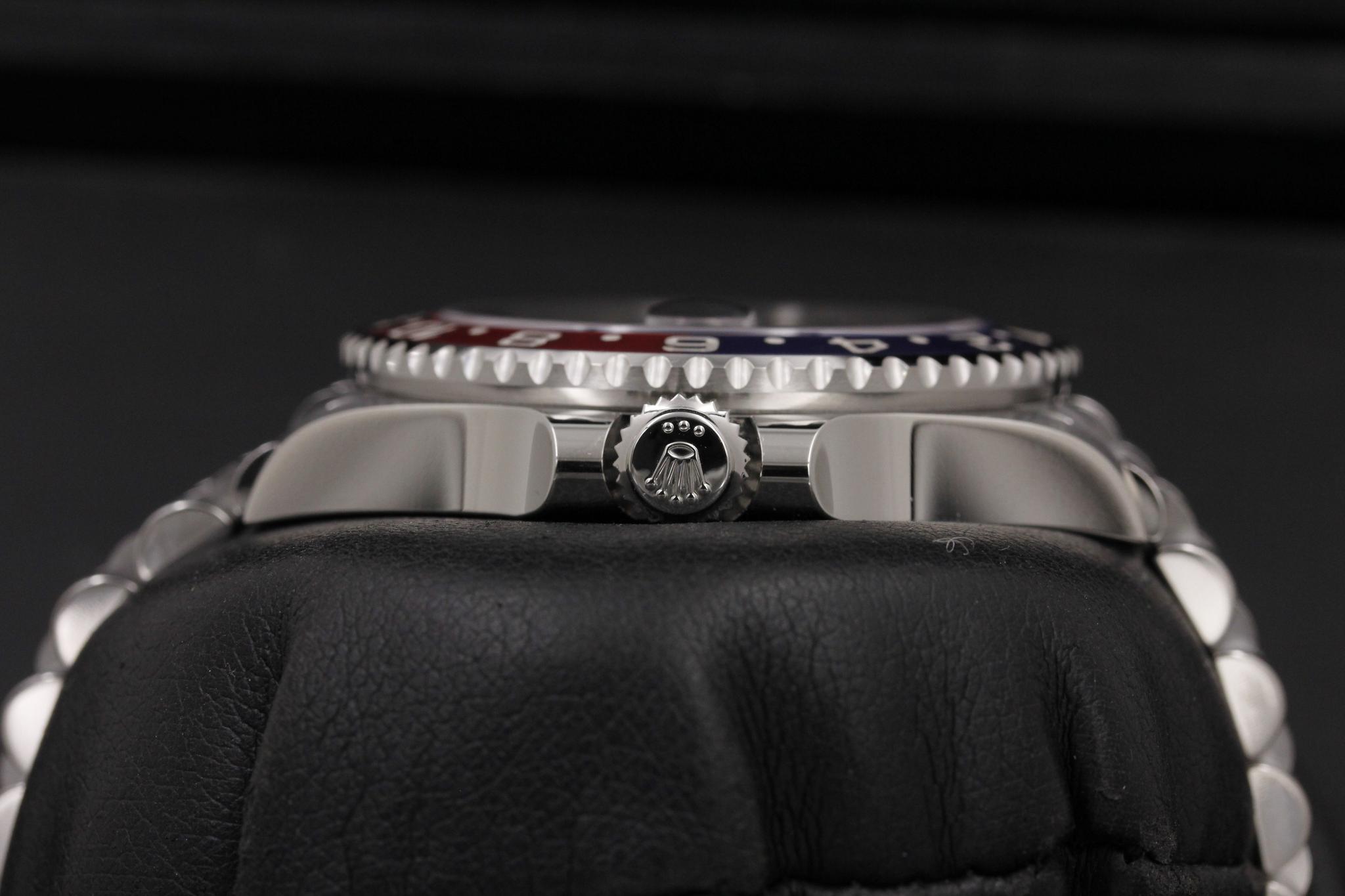 Watch Image 3