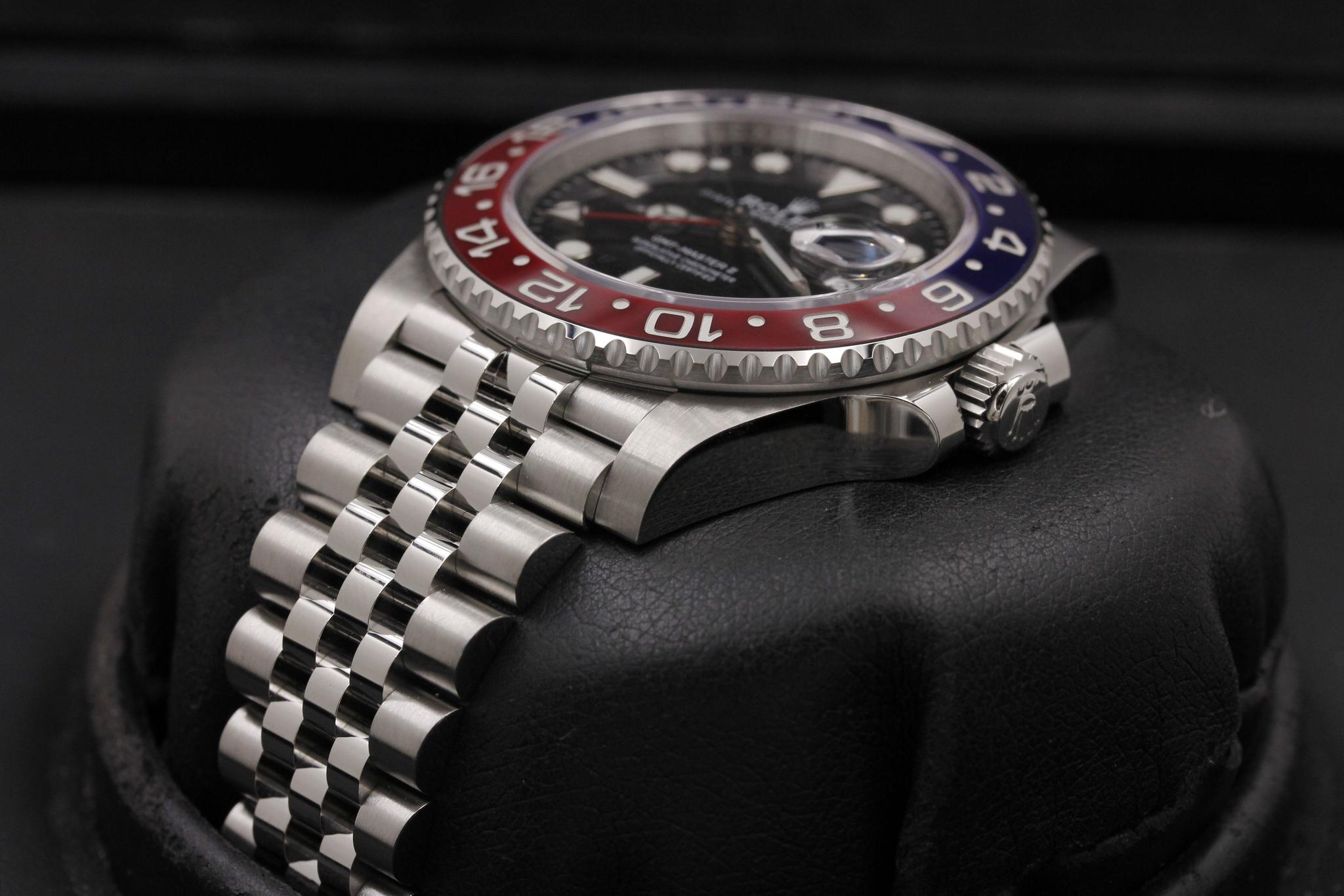 Watch Image 2