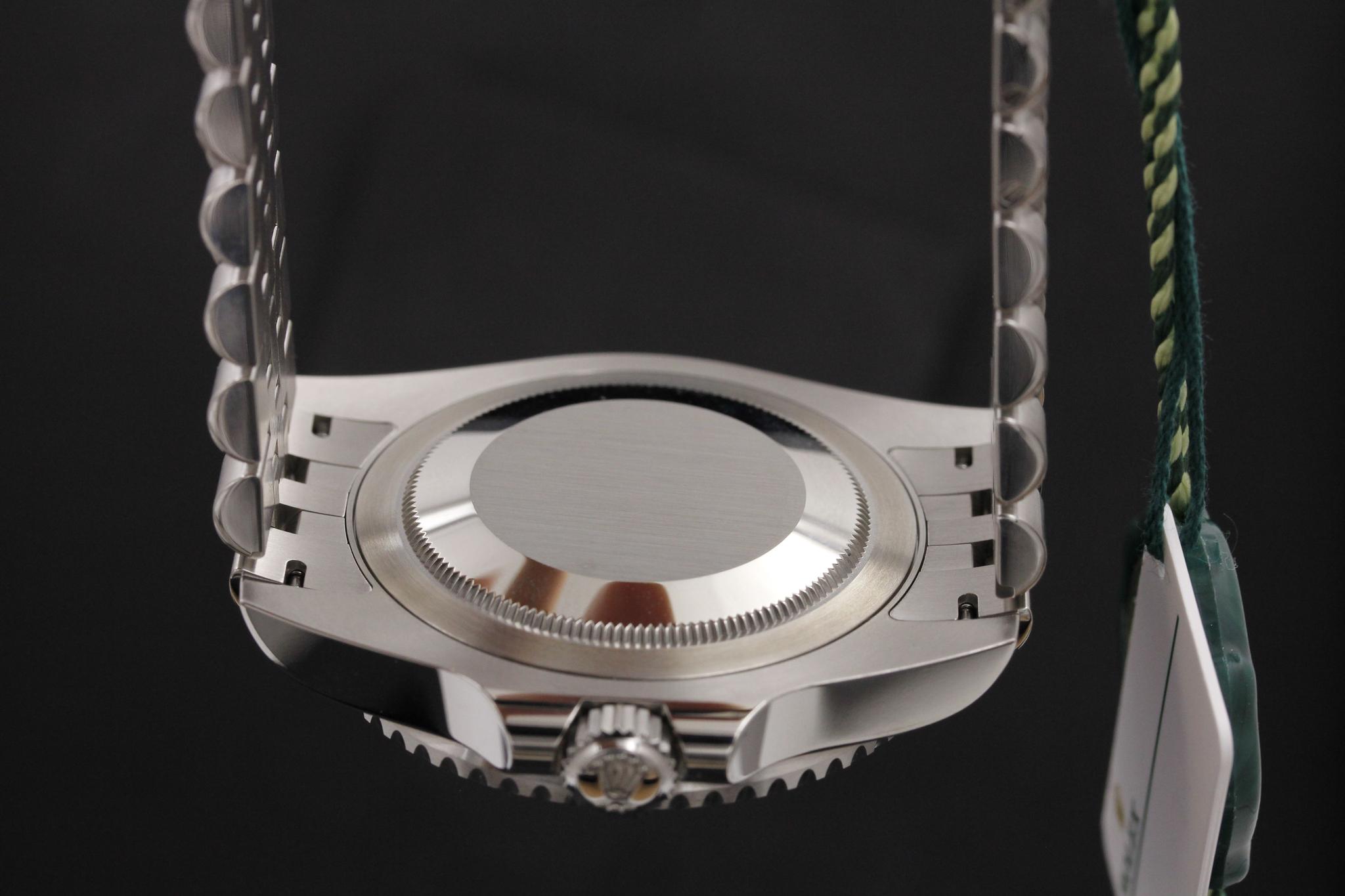 Watch Image 7
