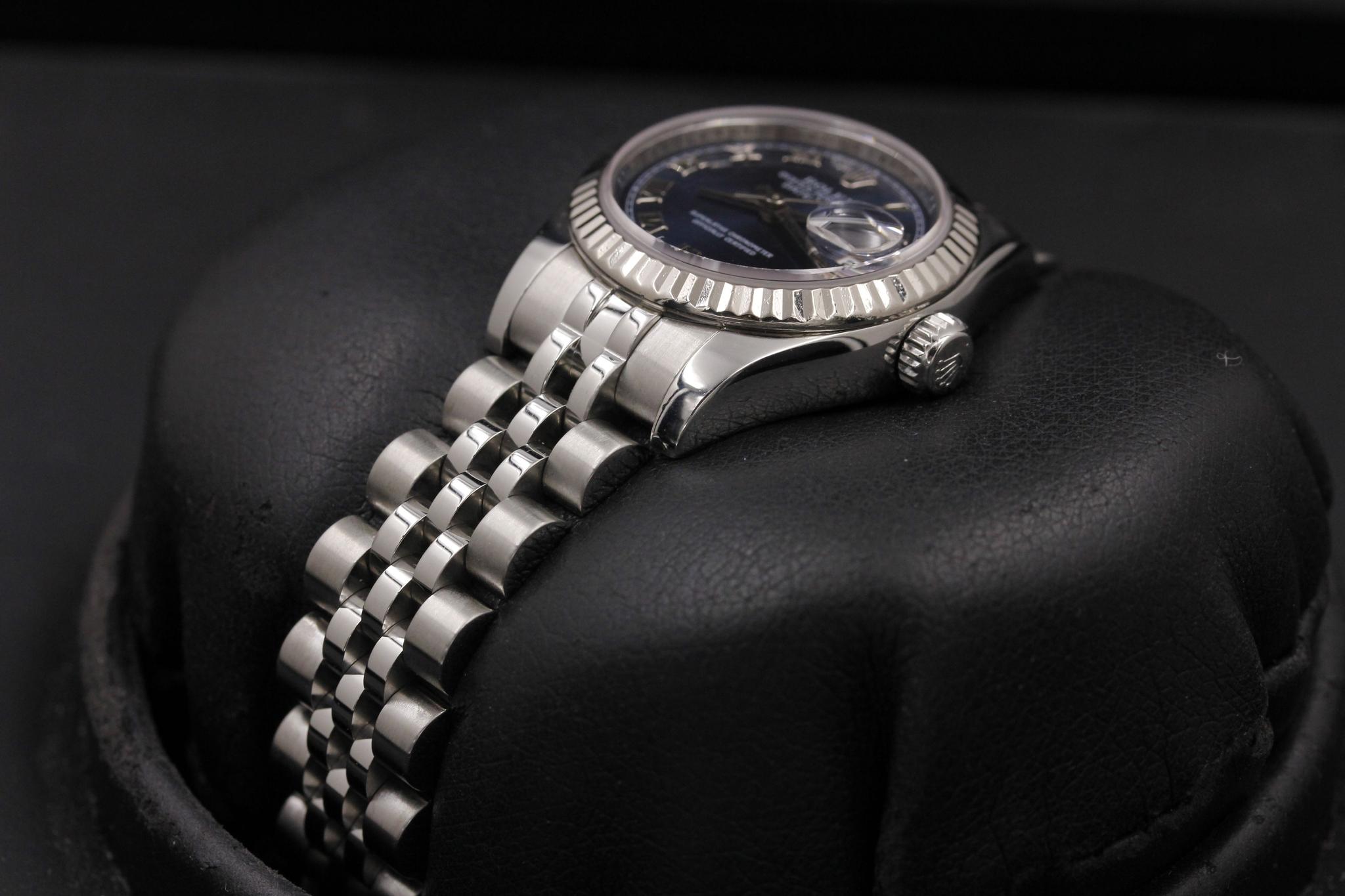 Watch Image 2