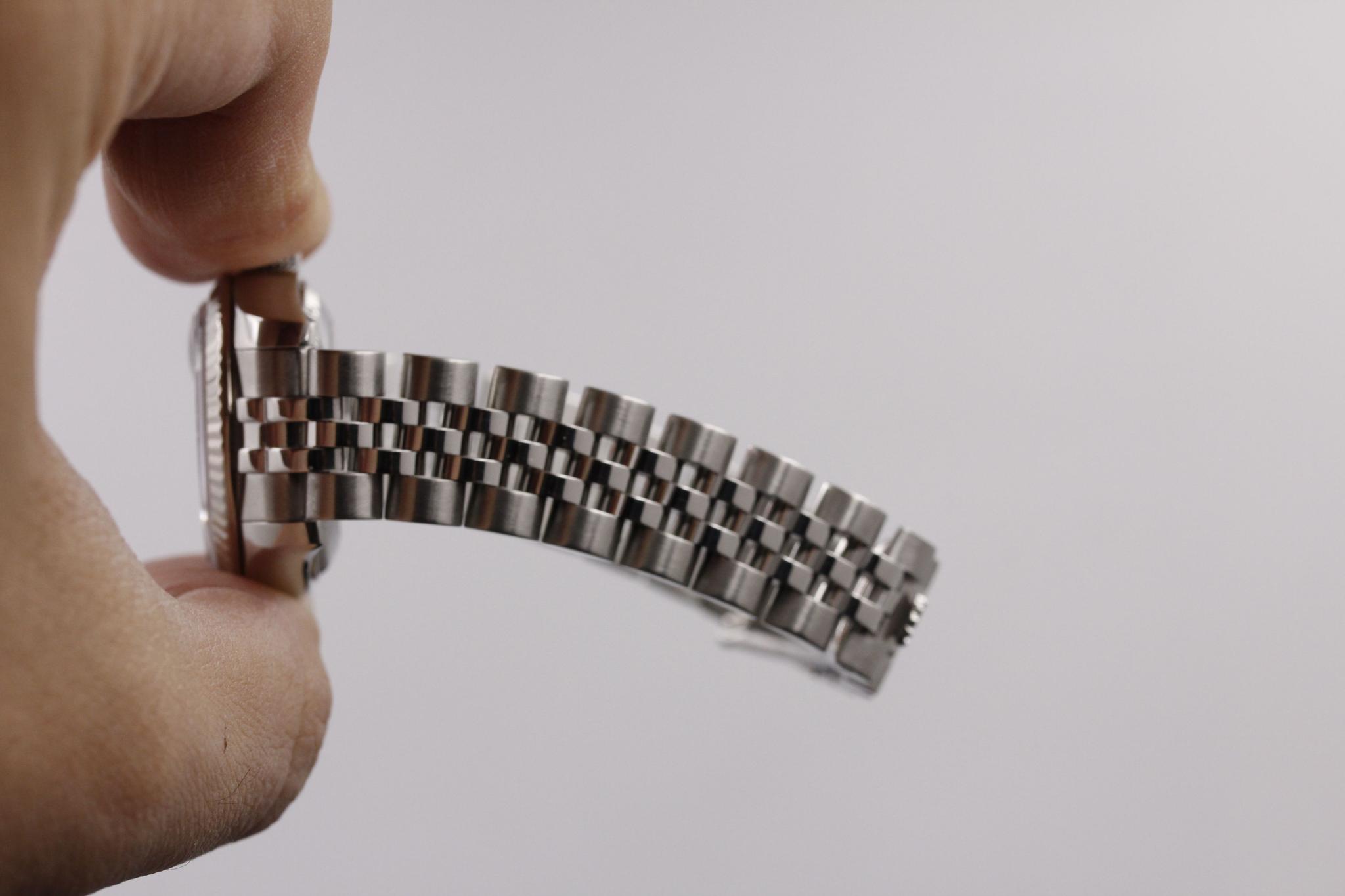 Watch Image 10
