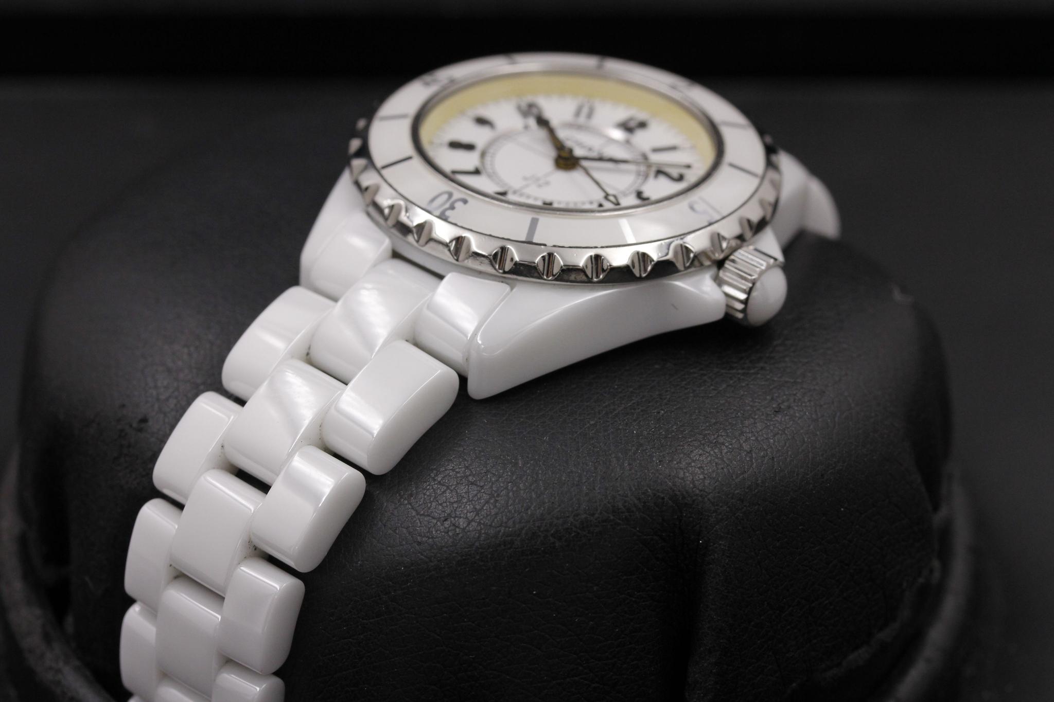 Watch Image 2
