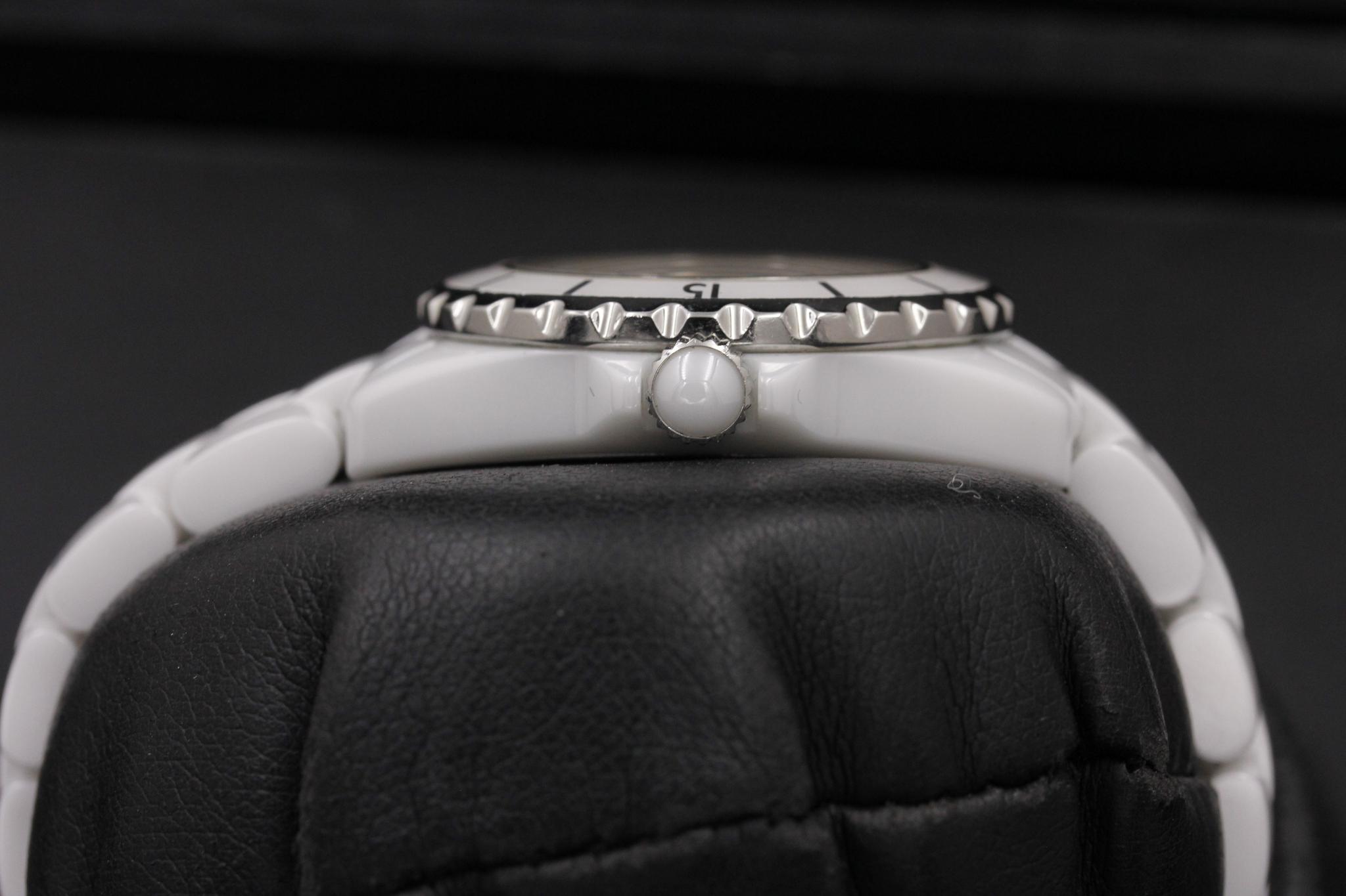 Watch Image 3