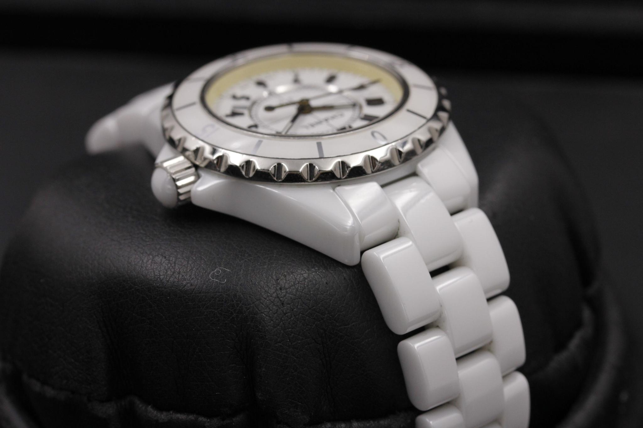 Watch Image 4