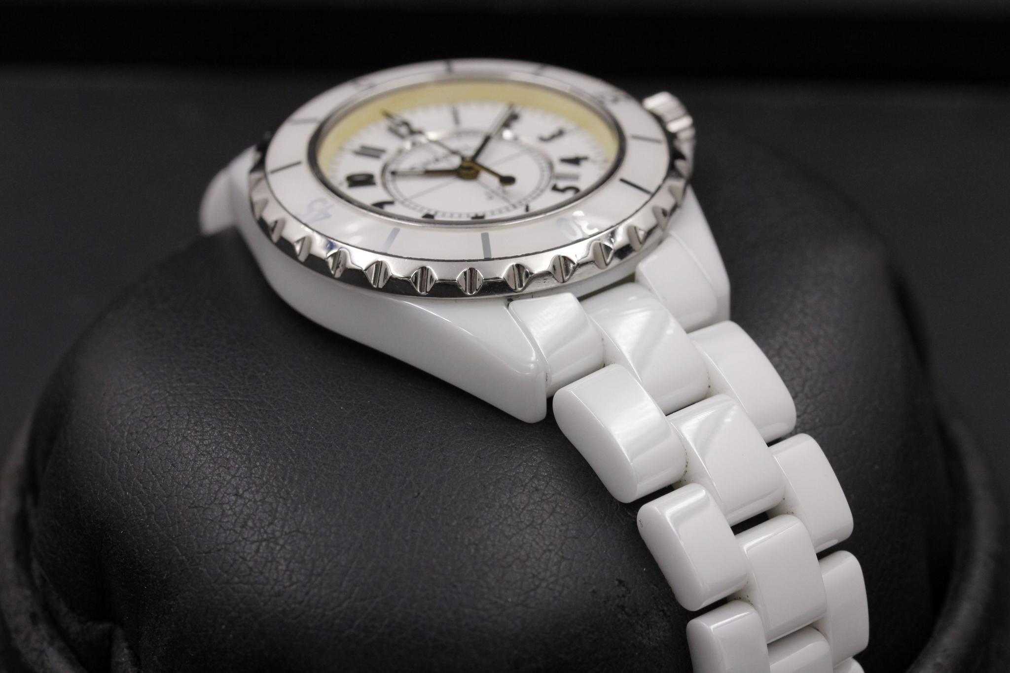 Watch Image 6