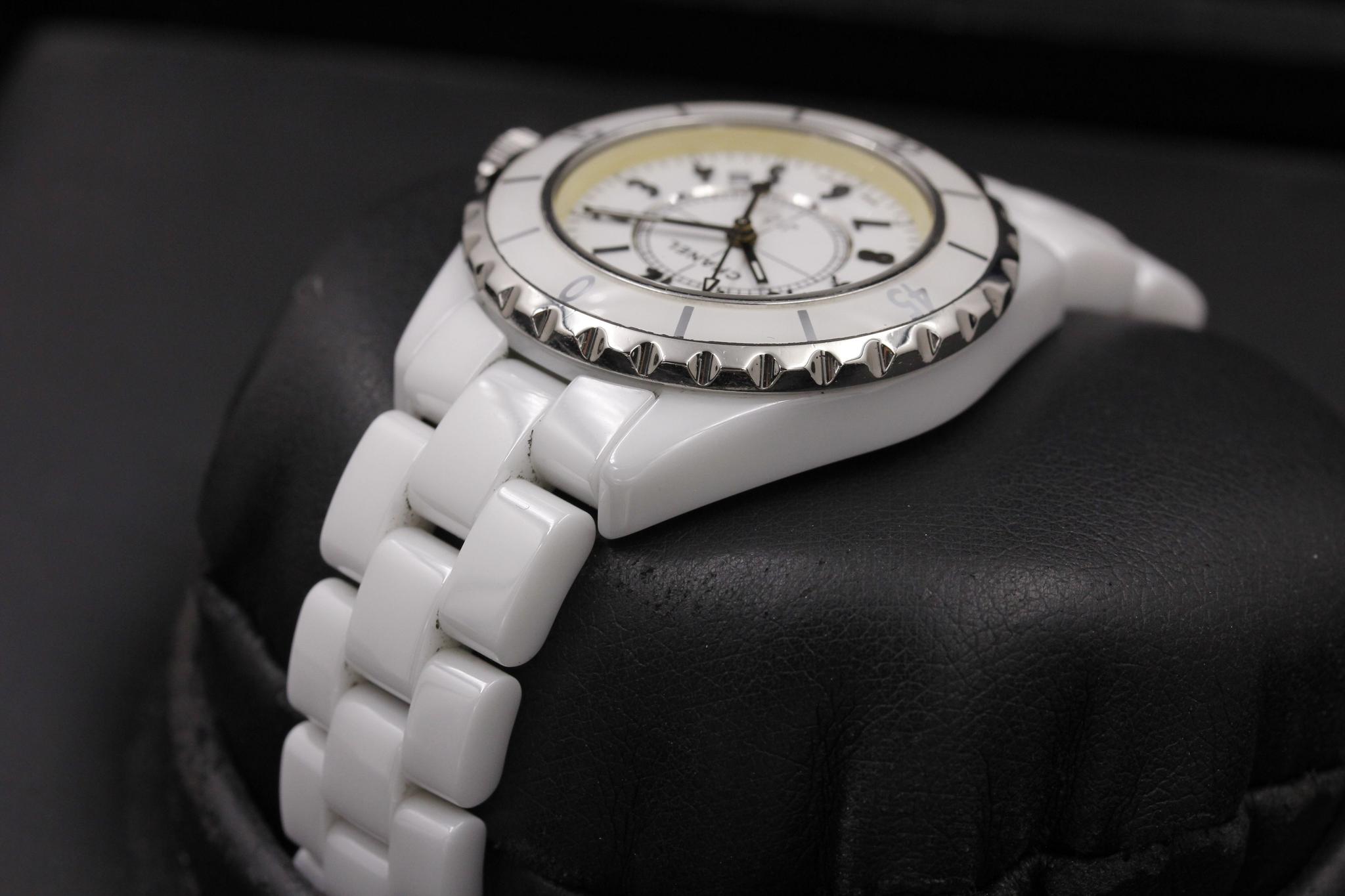 Watch Image 5