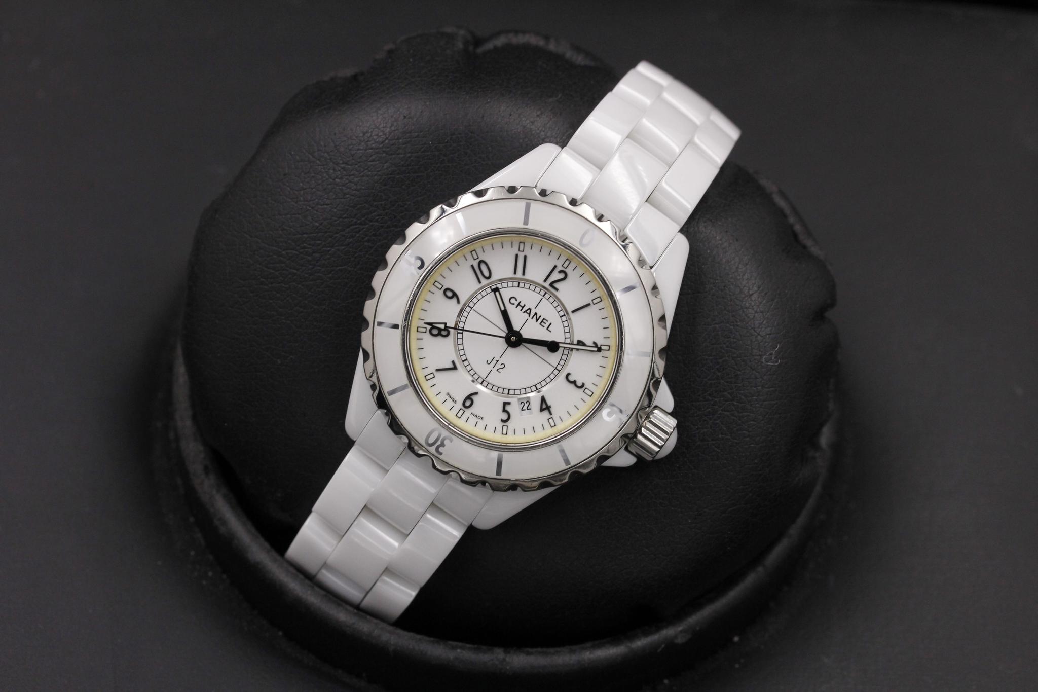 Watch Image 7