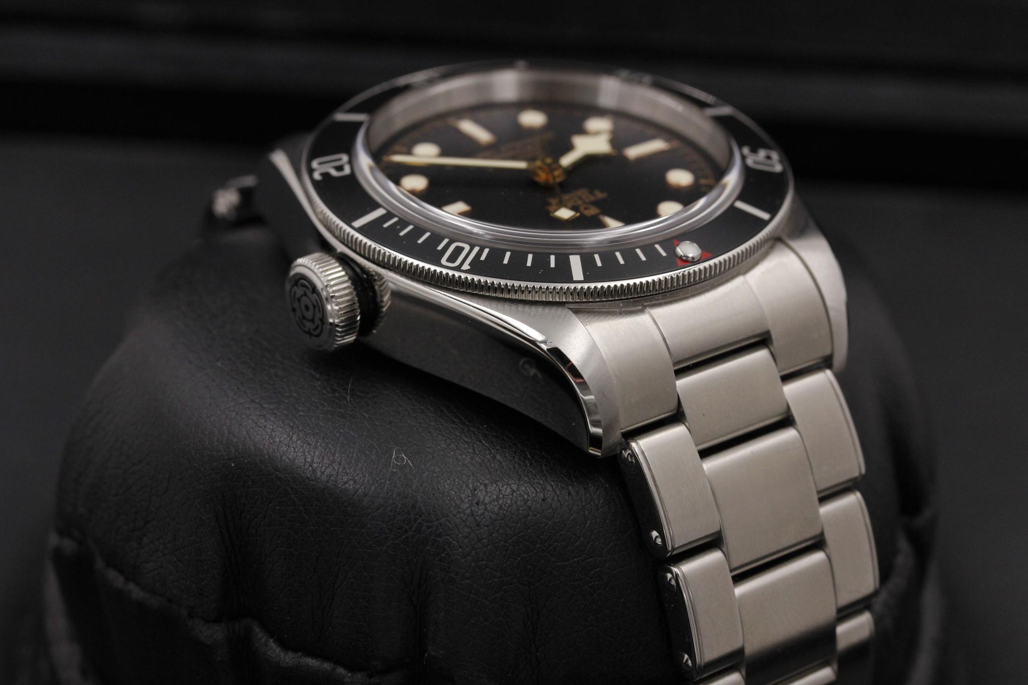 Watch Image 4