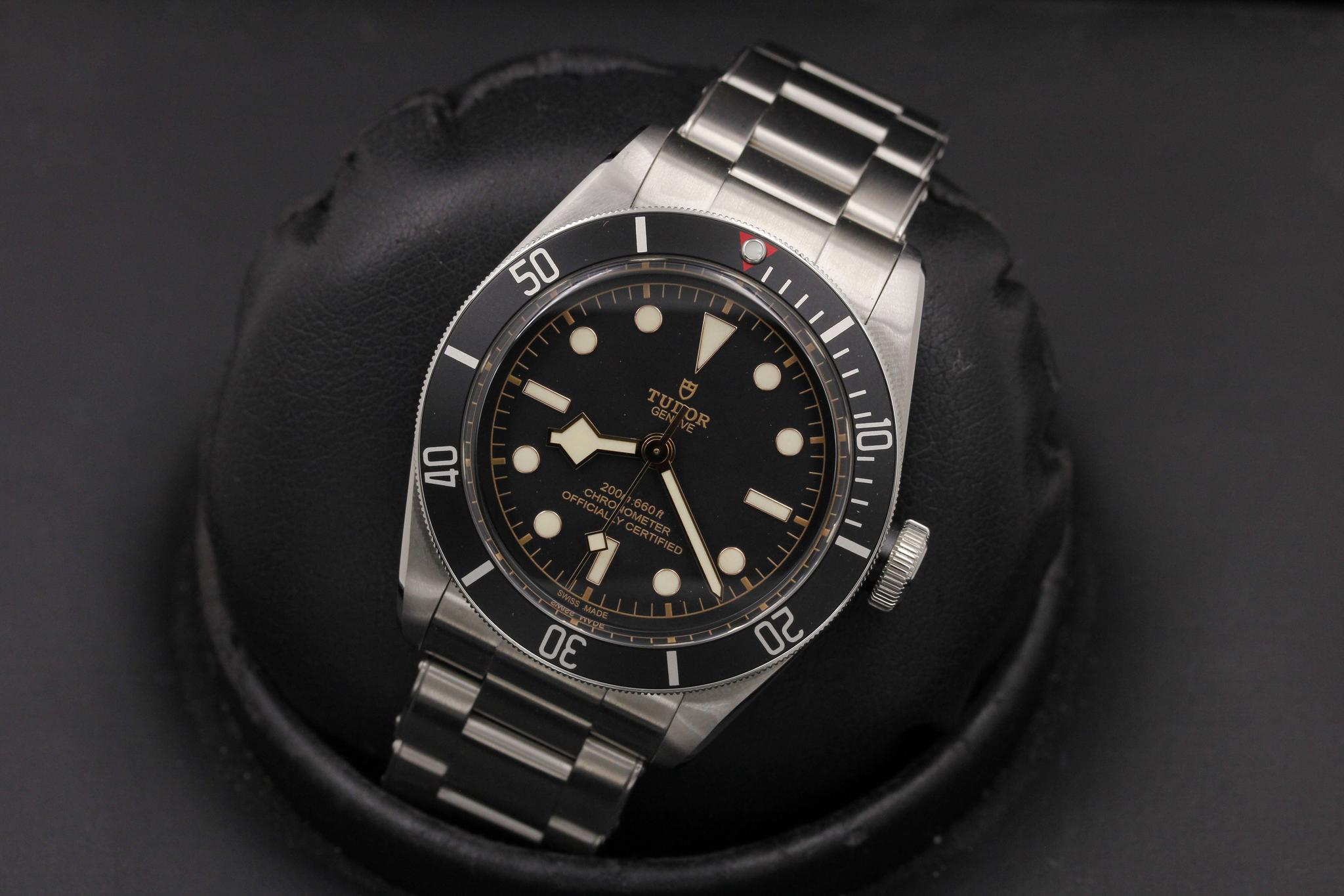 Watch Image 9