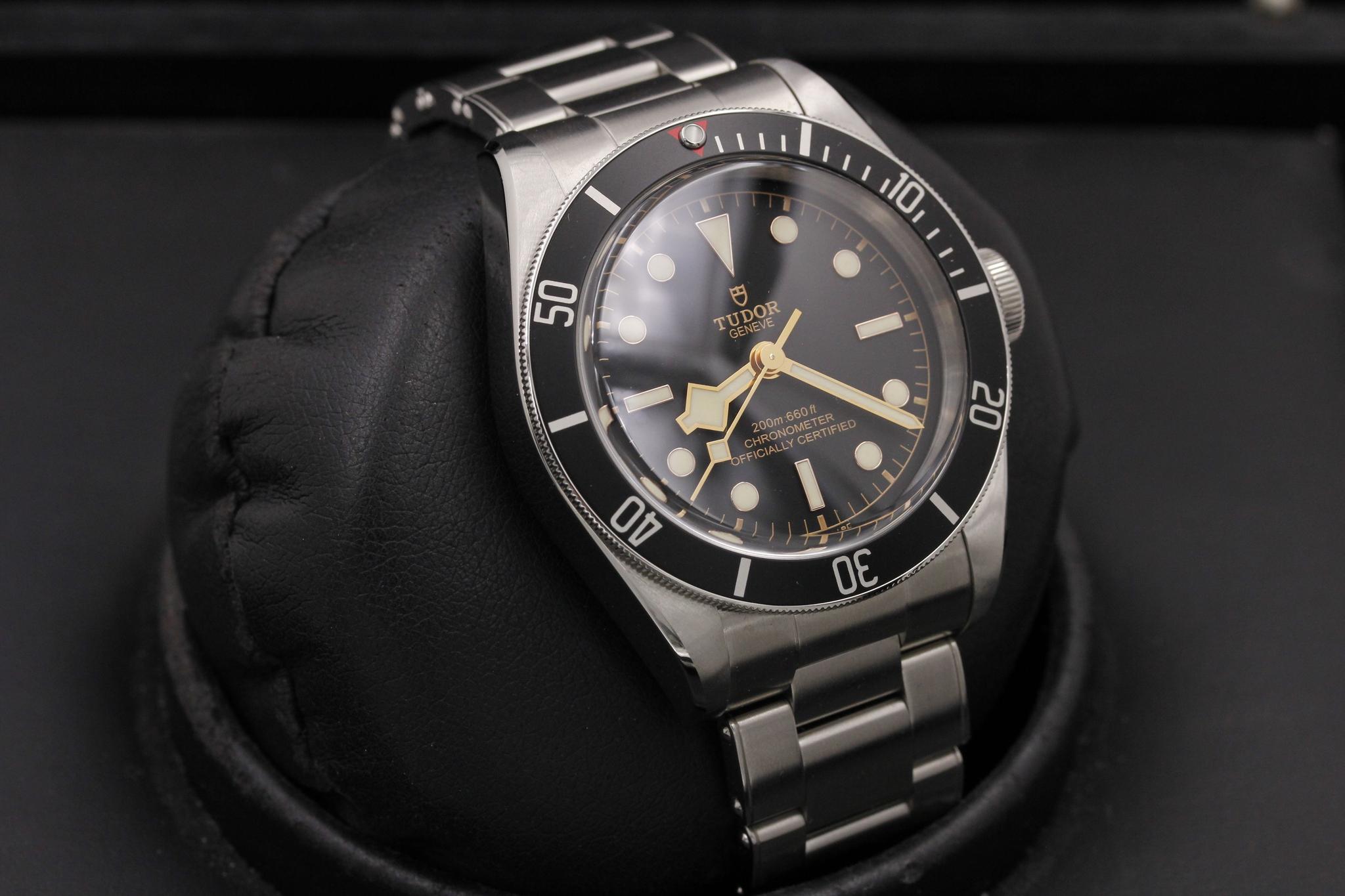 Watch Image 10