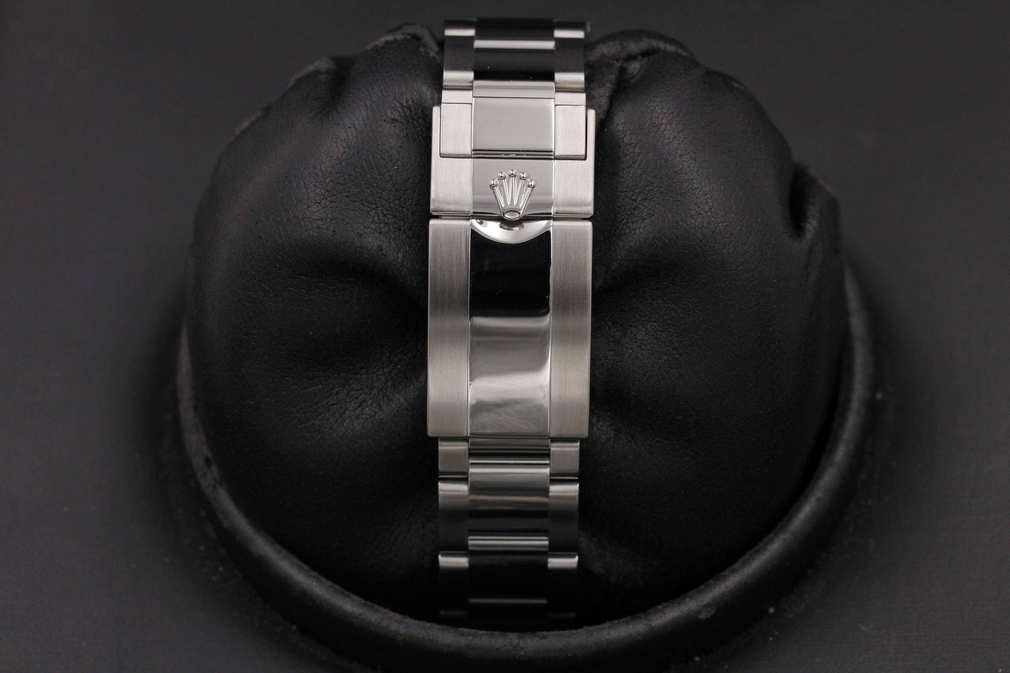 Watch Image 8