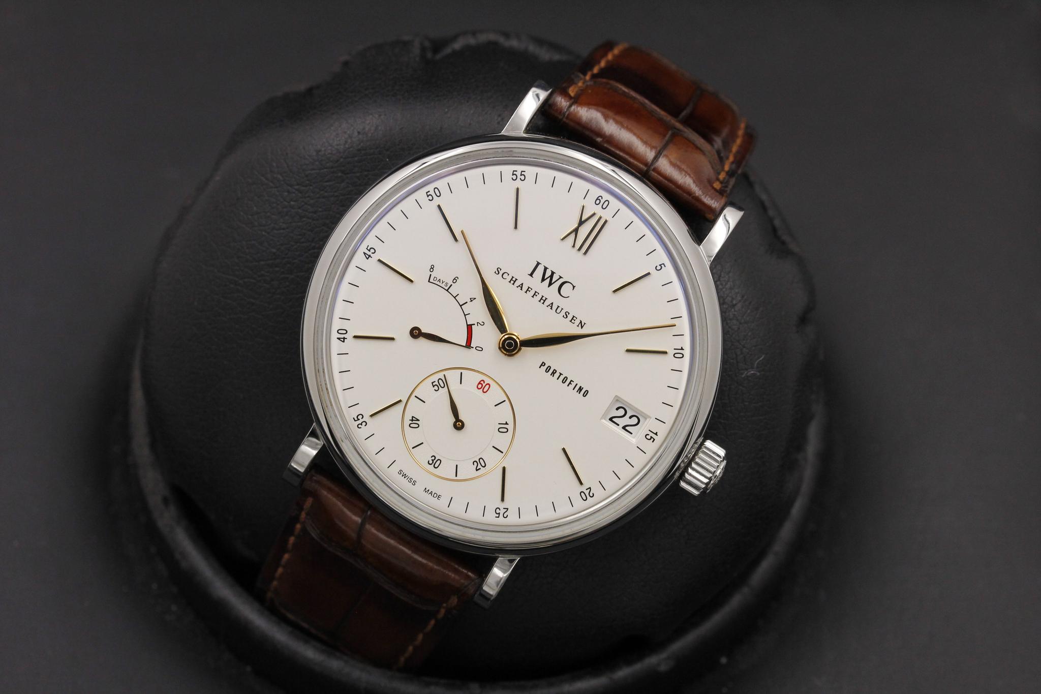 Watch Image 9