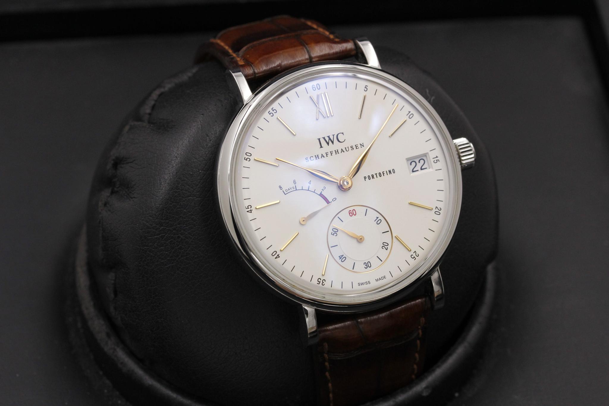 Watch Image 10