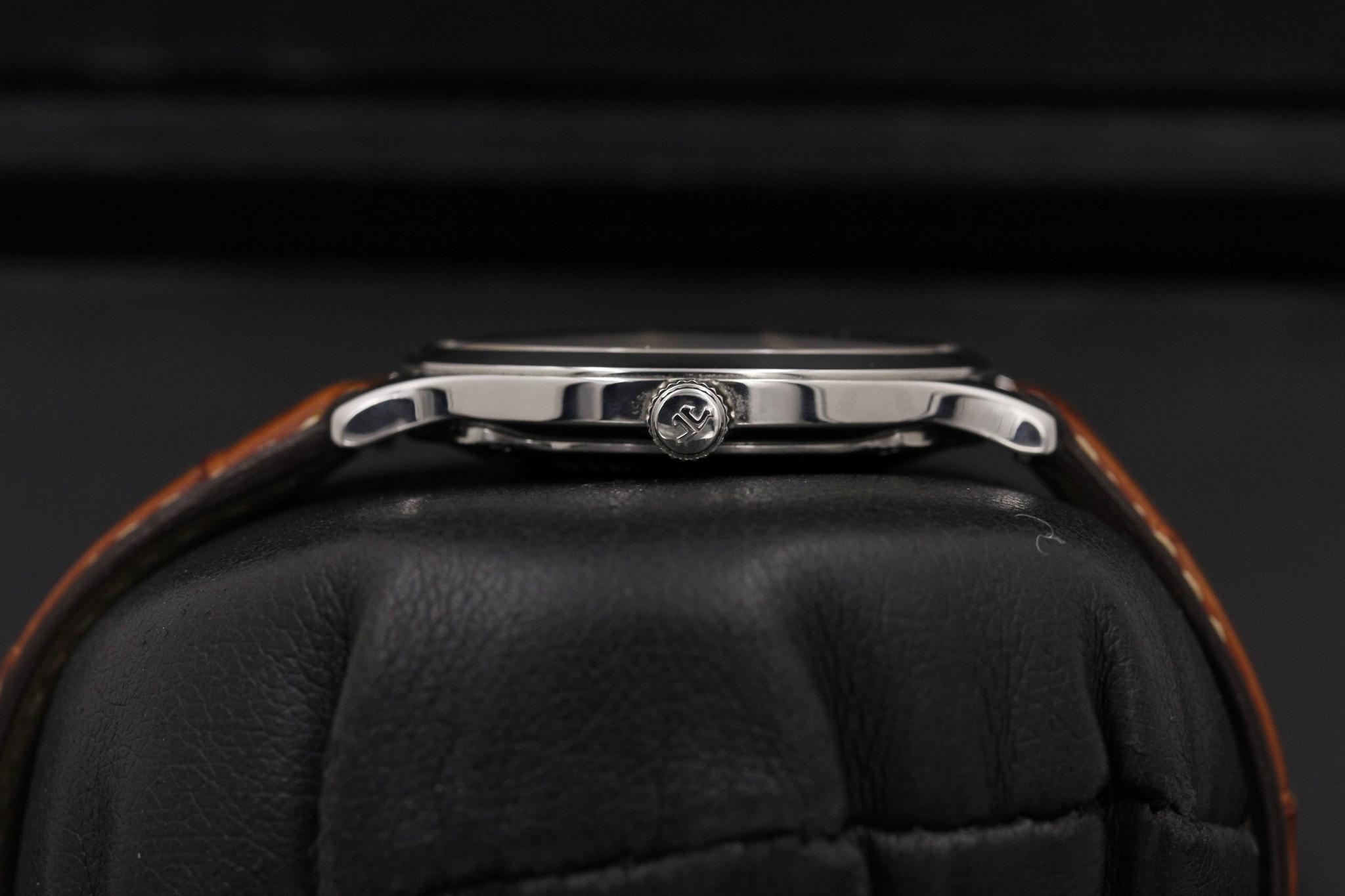 Watch Image 3