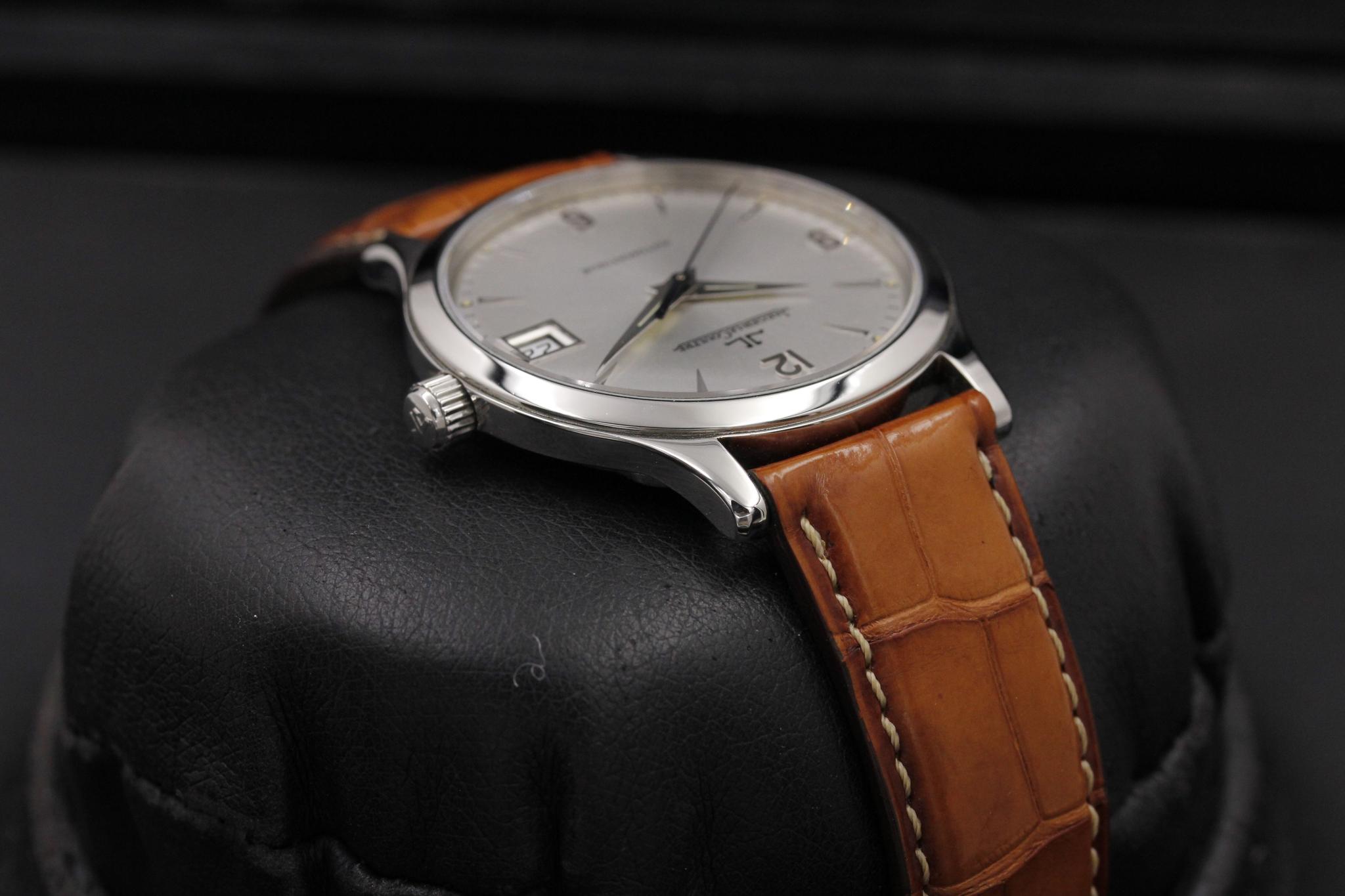 Watch Image 4