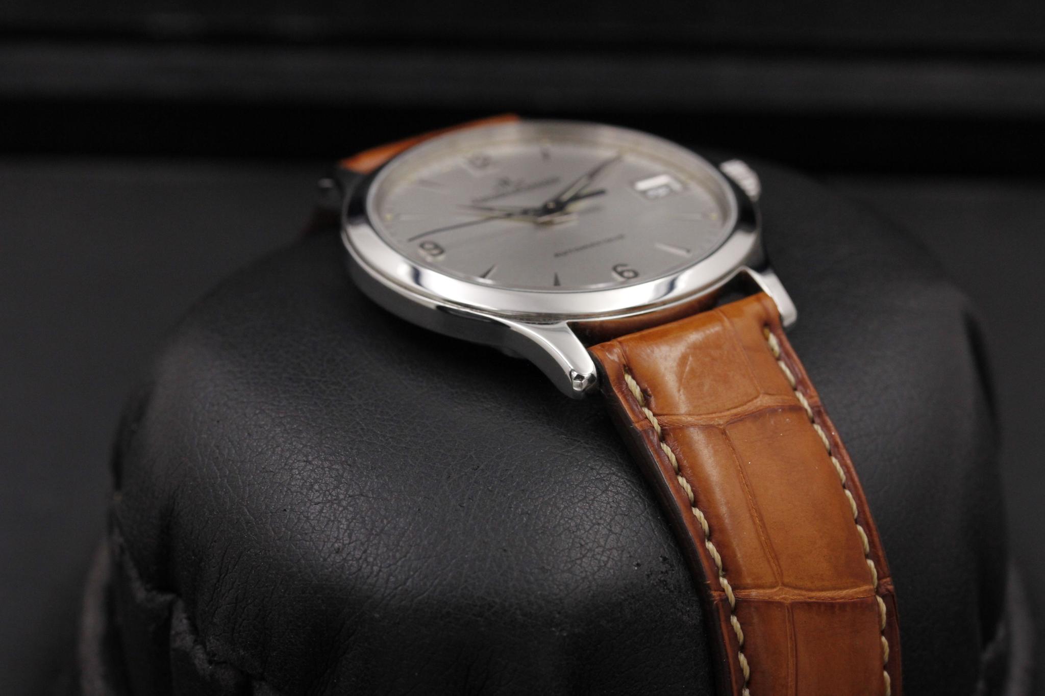 Watch Image 6