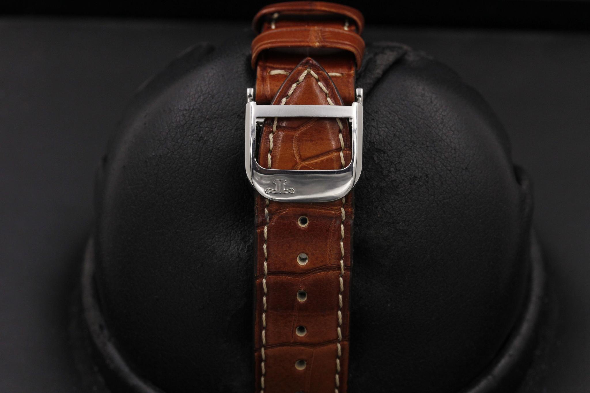 Watch Image 8