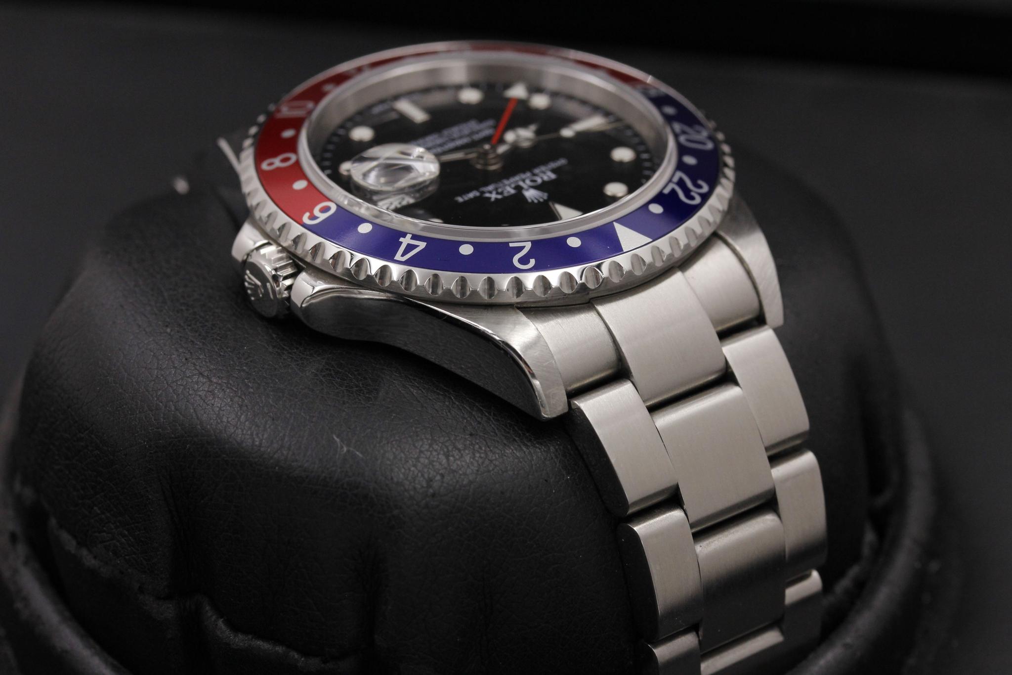 Watch Image 4