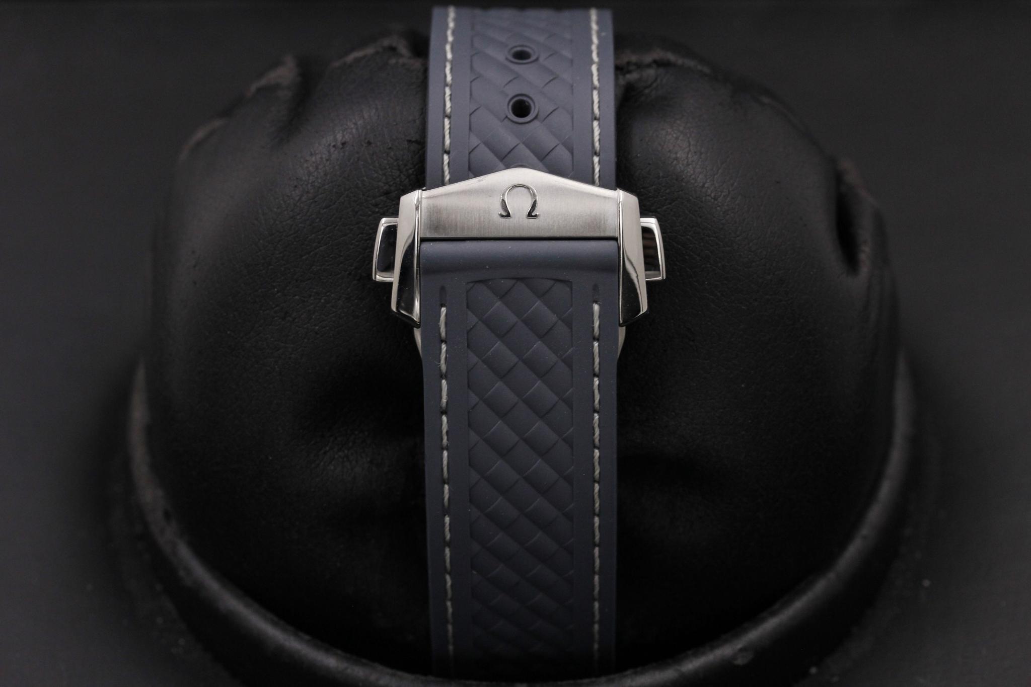 Watch Image 7