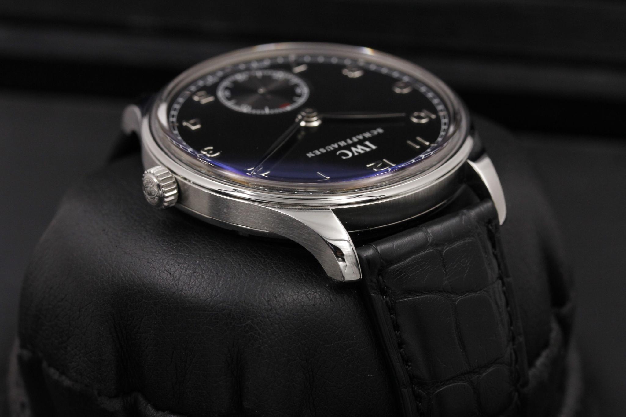 Watch Image 4