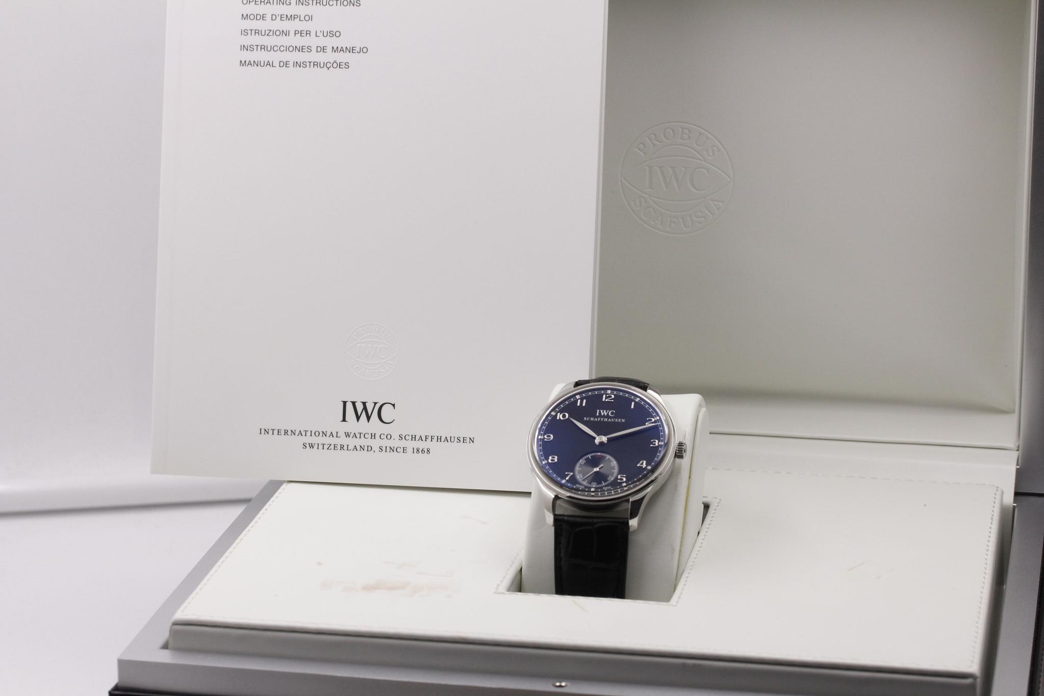 Watch Image 11