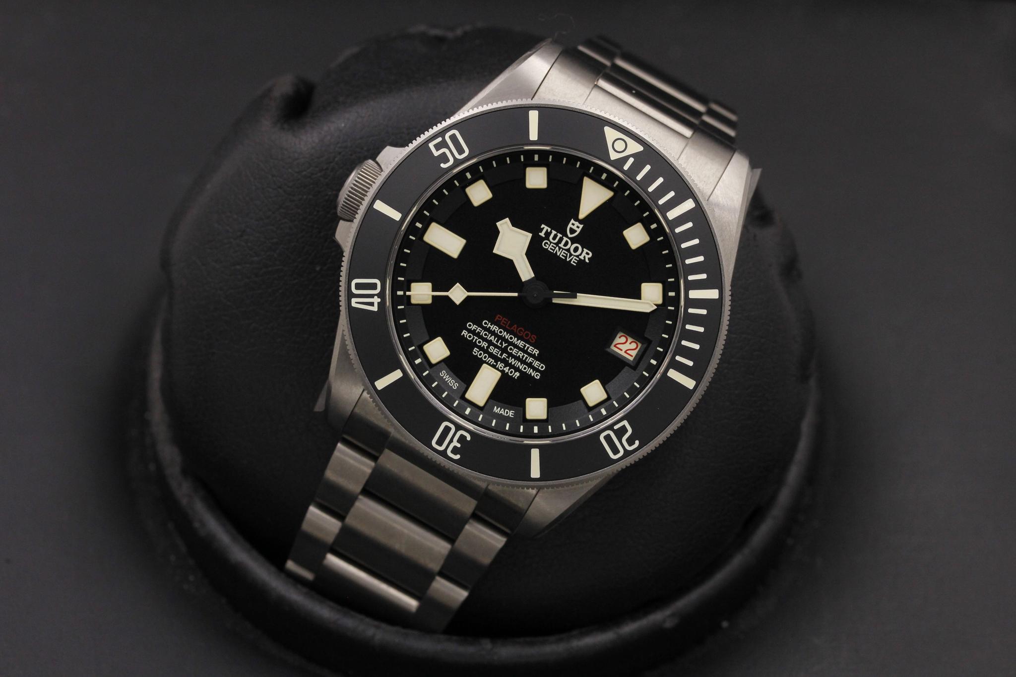 Watch Image 10