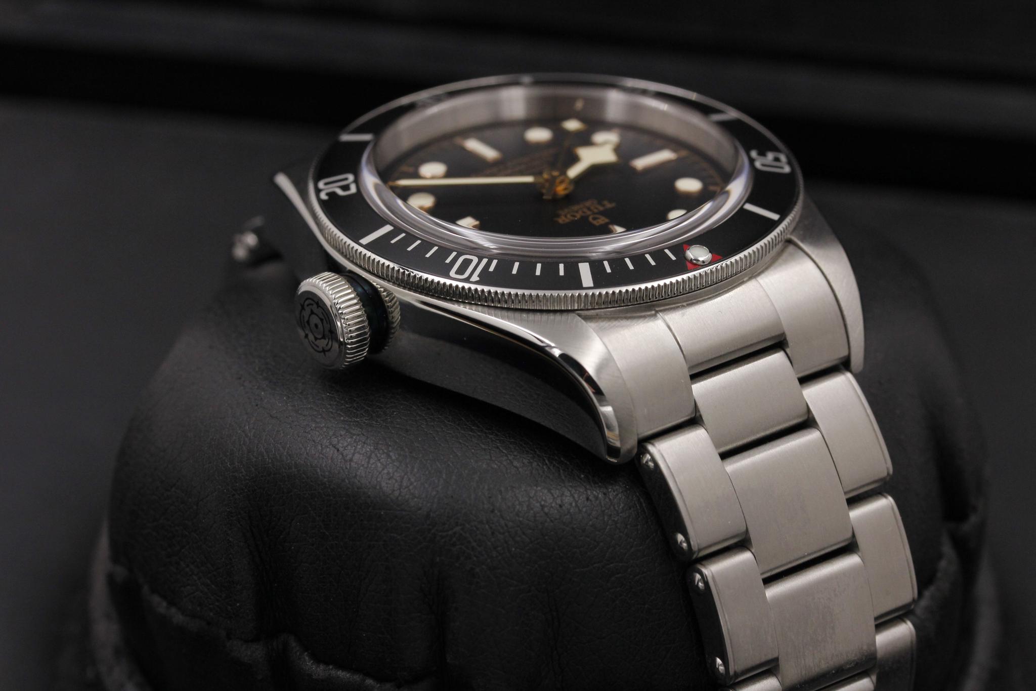 Watch Image 4