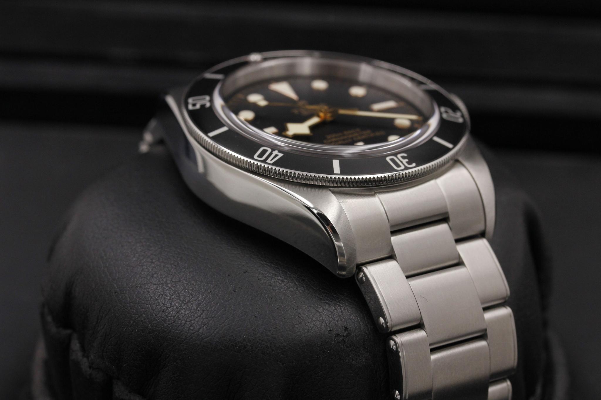 Watch Image 6