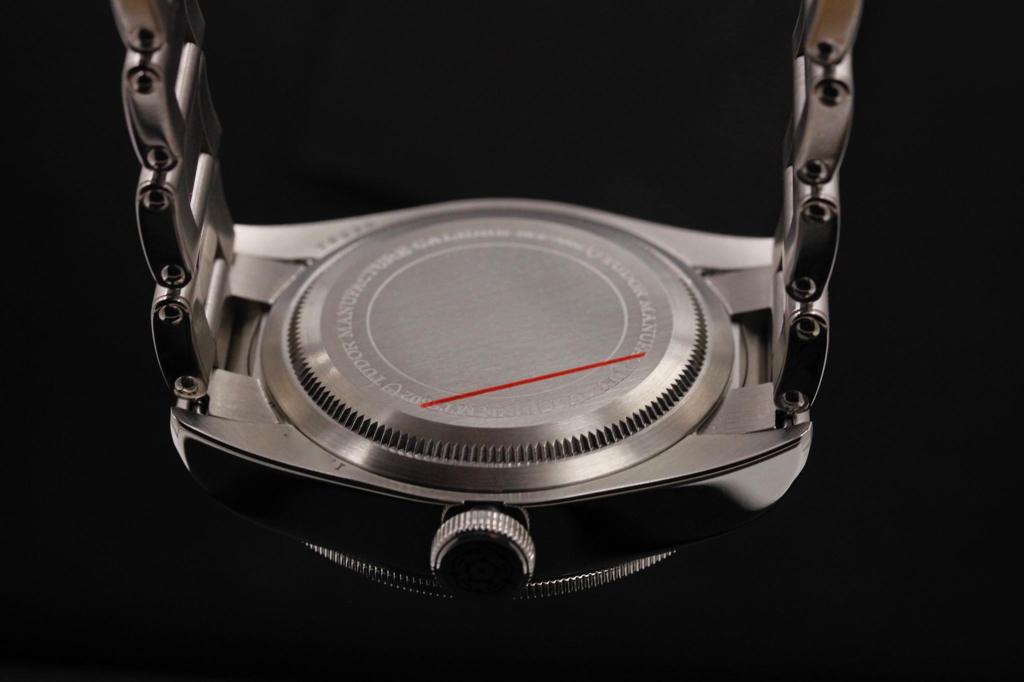 Watch Image 7