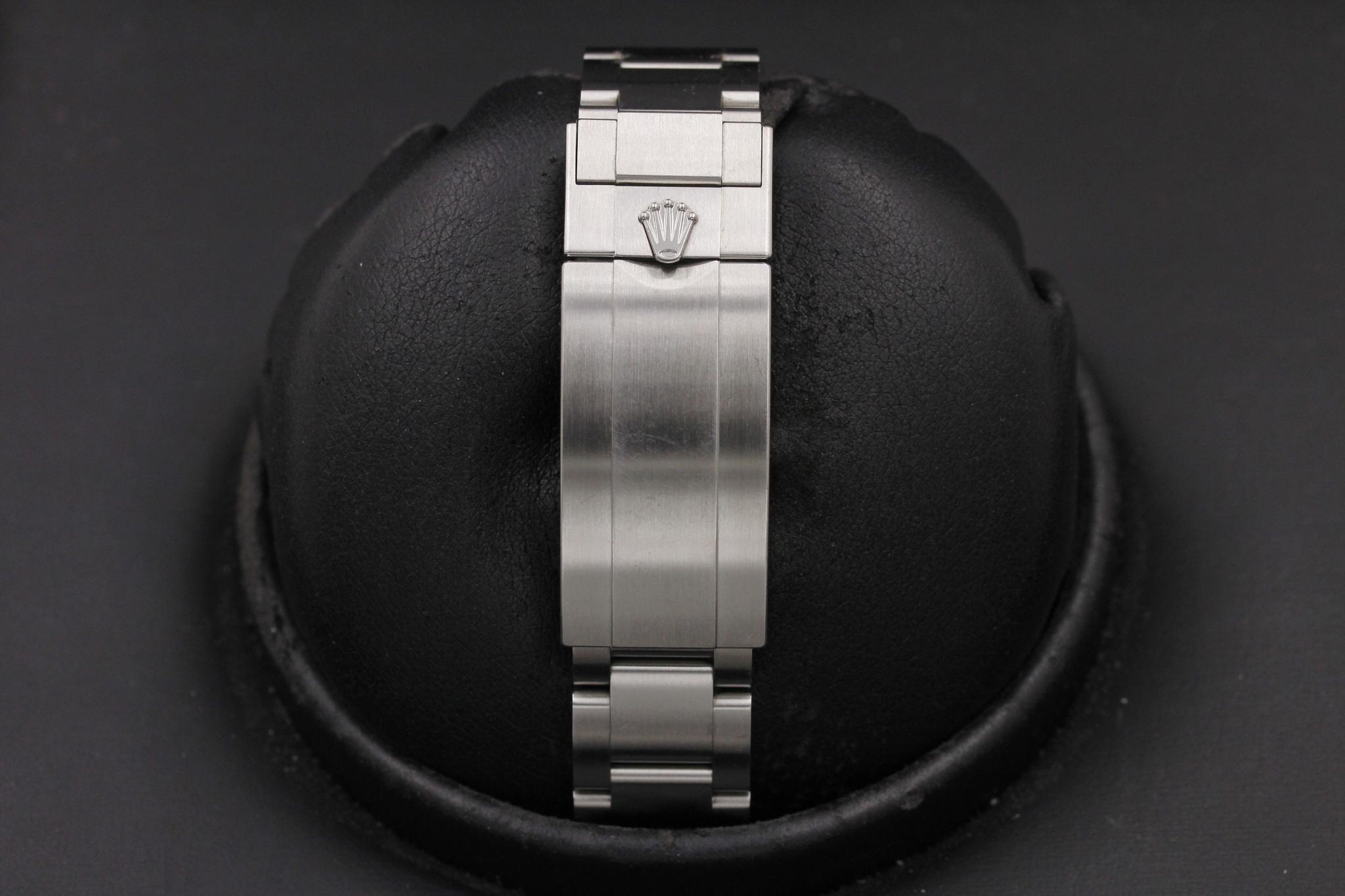 Watch Image 8